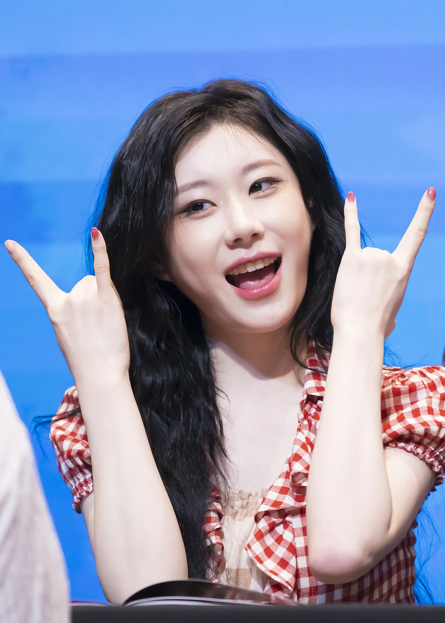 Itzy chaeryeong picture 2 of 4