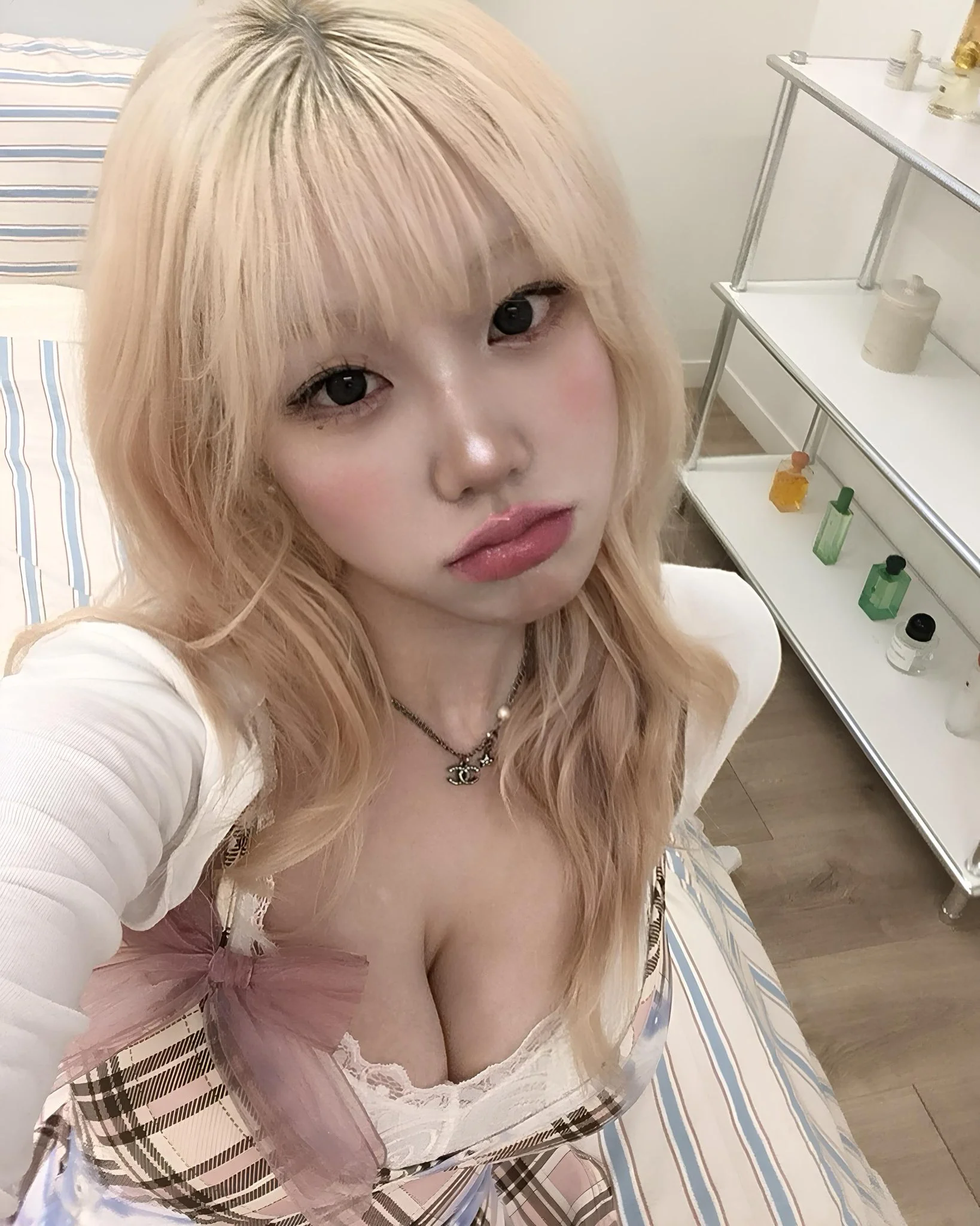 Asian blonde picture 1 of 1