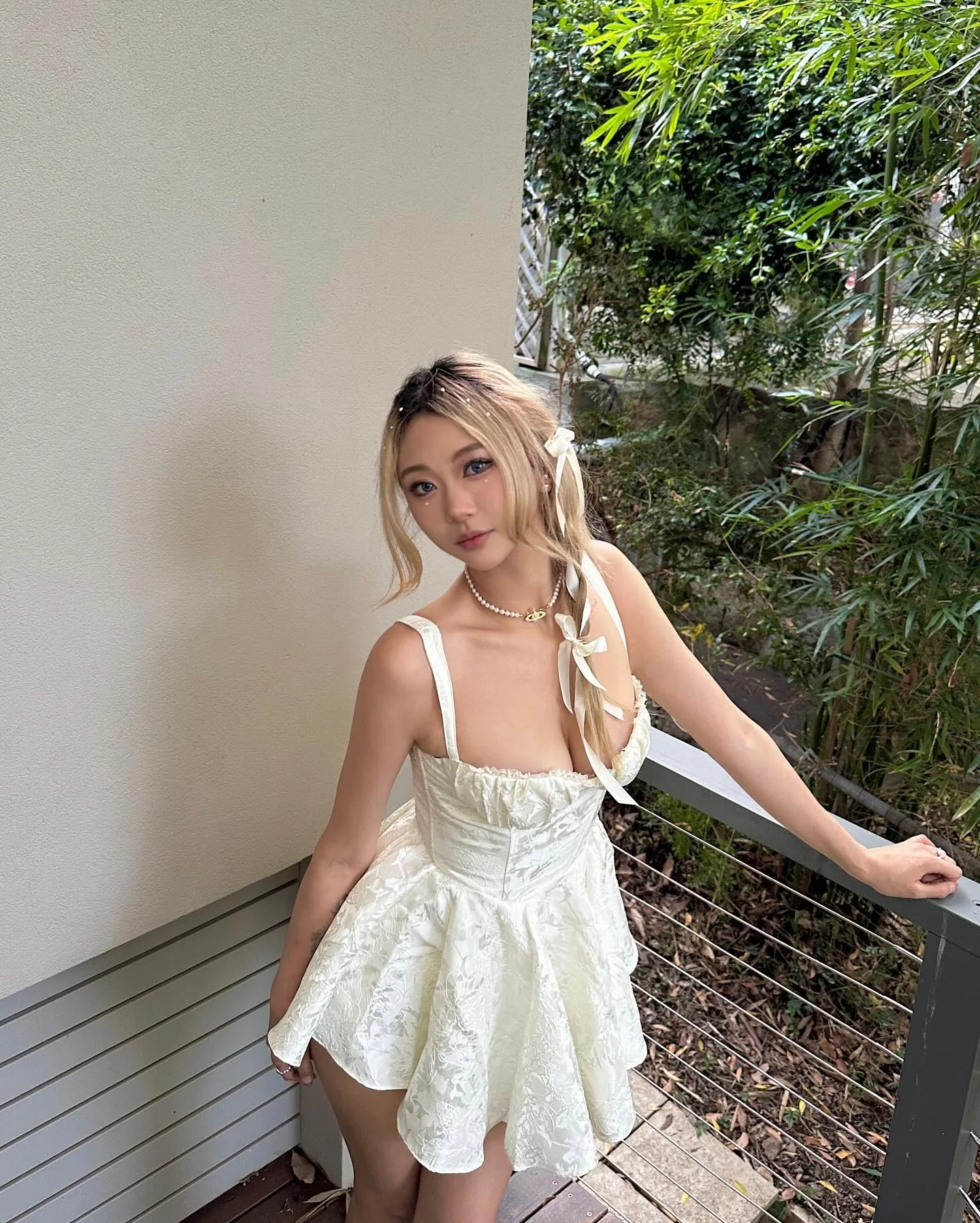 Asian blonde picture 2 of 20