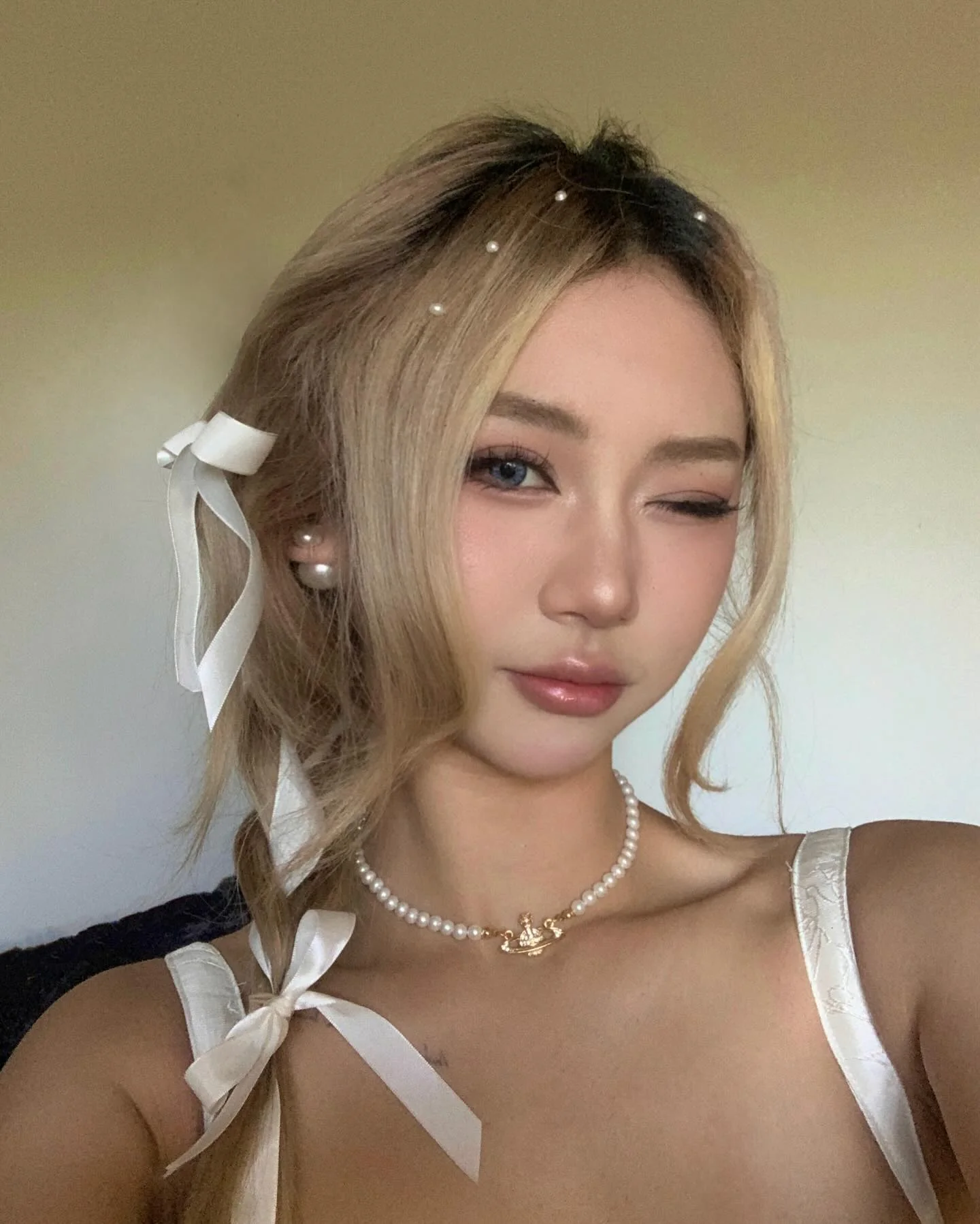 Asian blonde picture 18 of 20