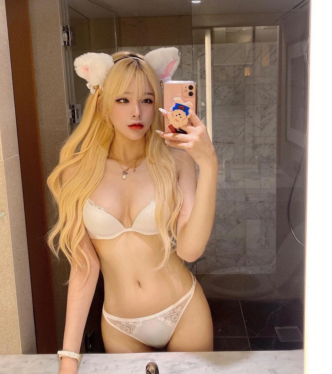 White lingerie picture 1 of 1
