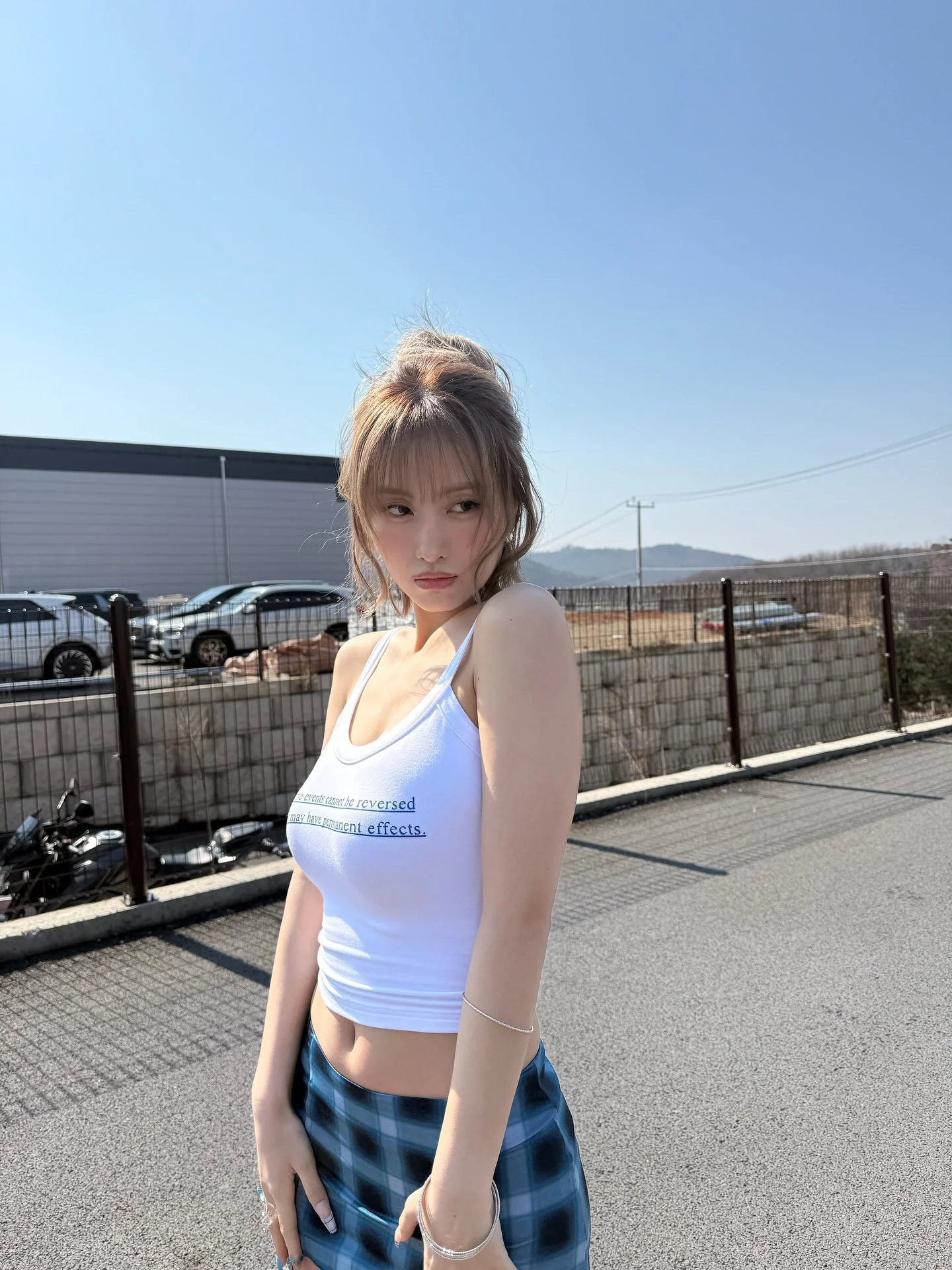TWICE Momo picture 1 of 8