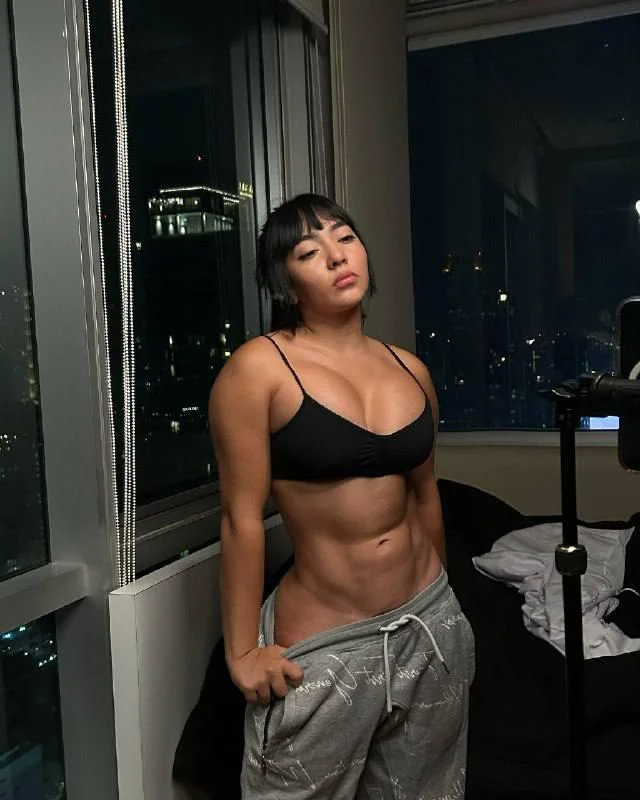 Jade Miura picture 1 of 1