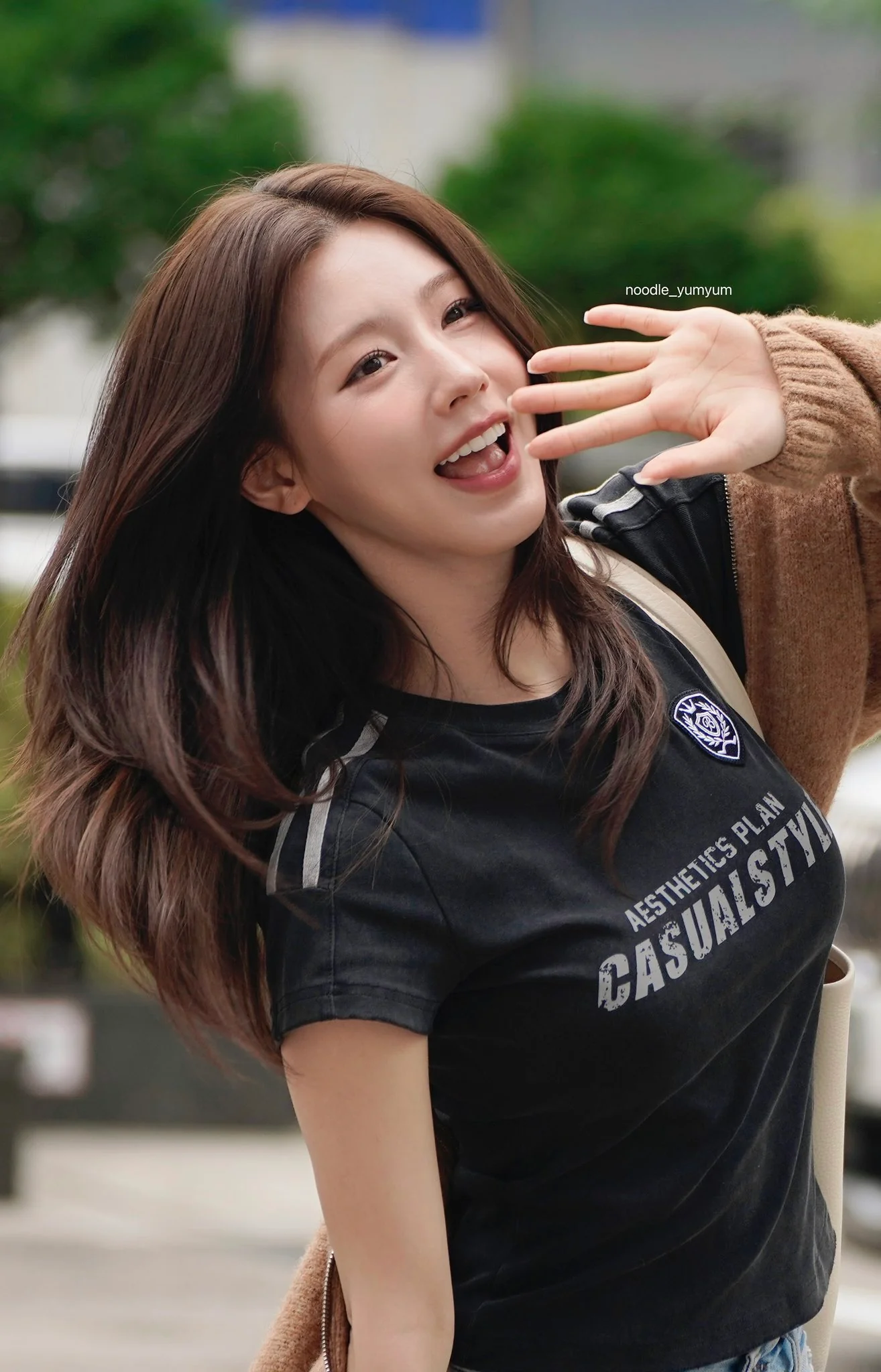 Miyeon picture 2 of 2