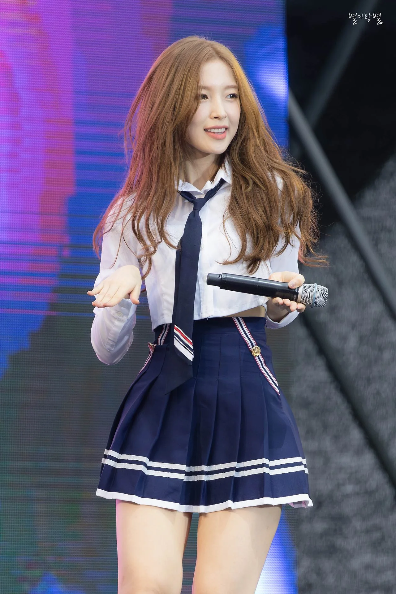 Arin picture 1 of 4
