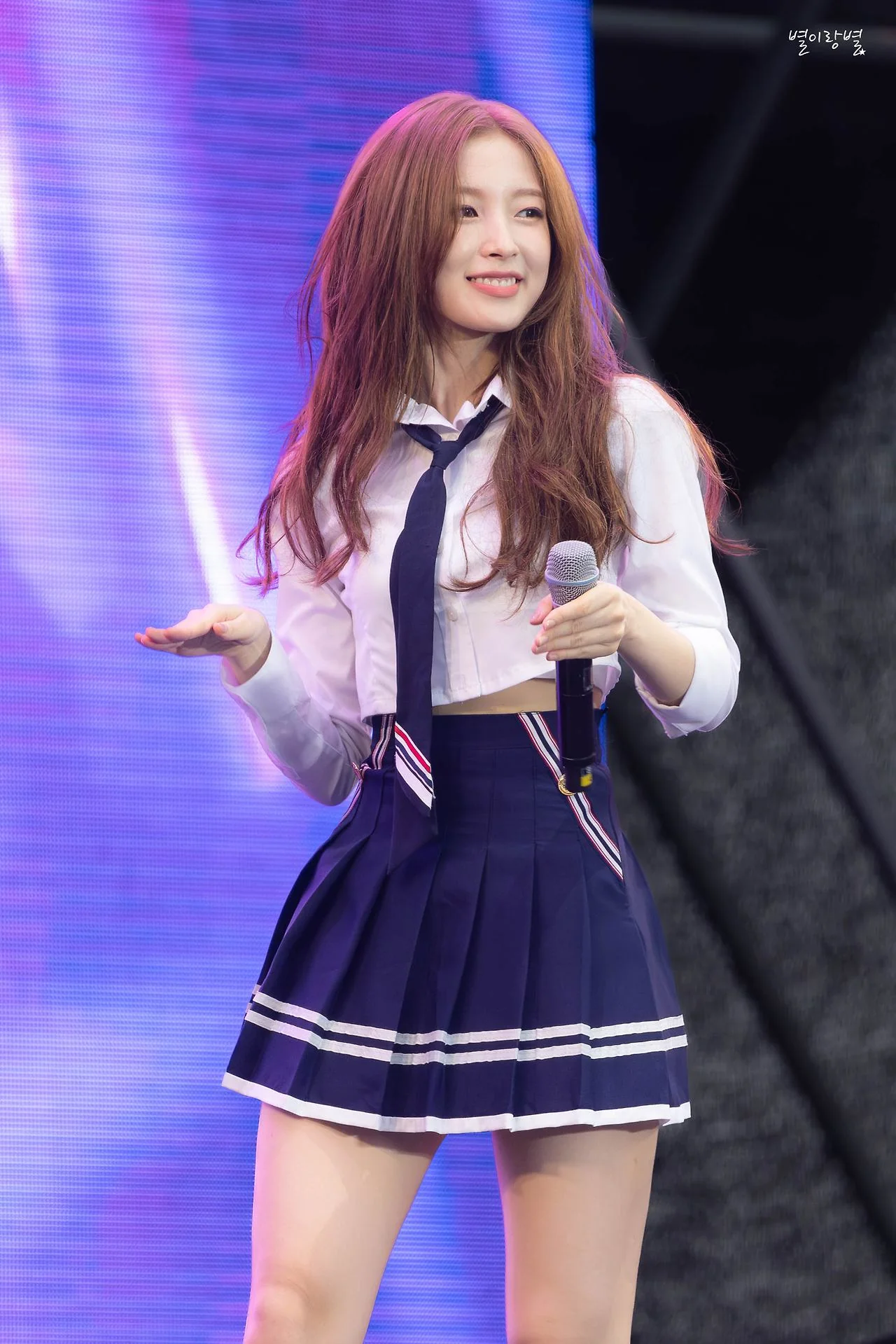 Arin picture 2 of 4