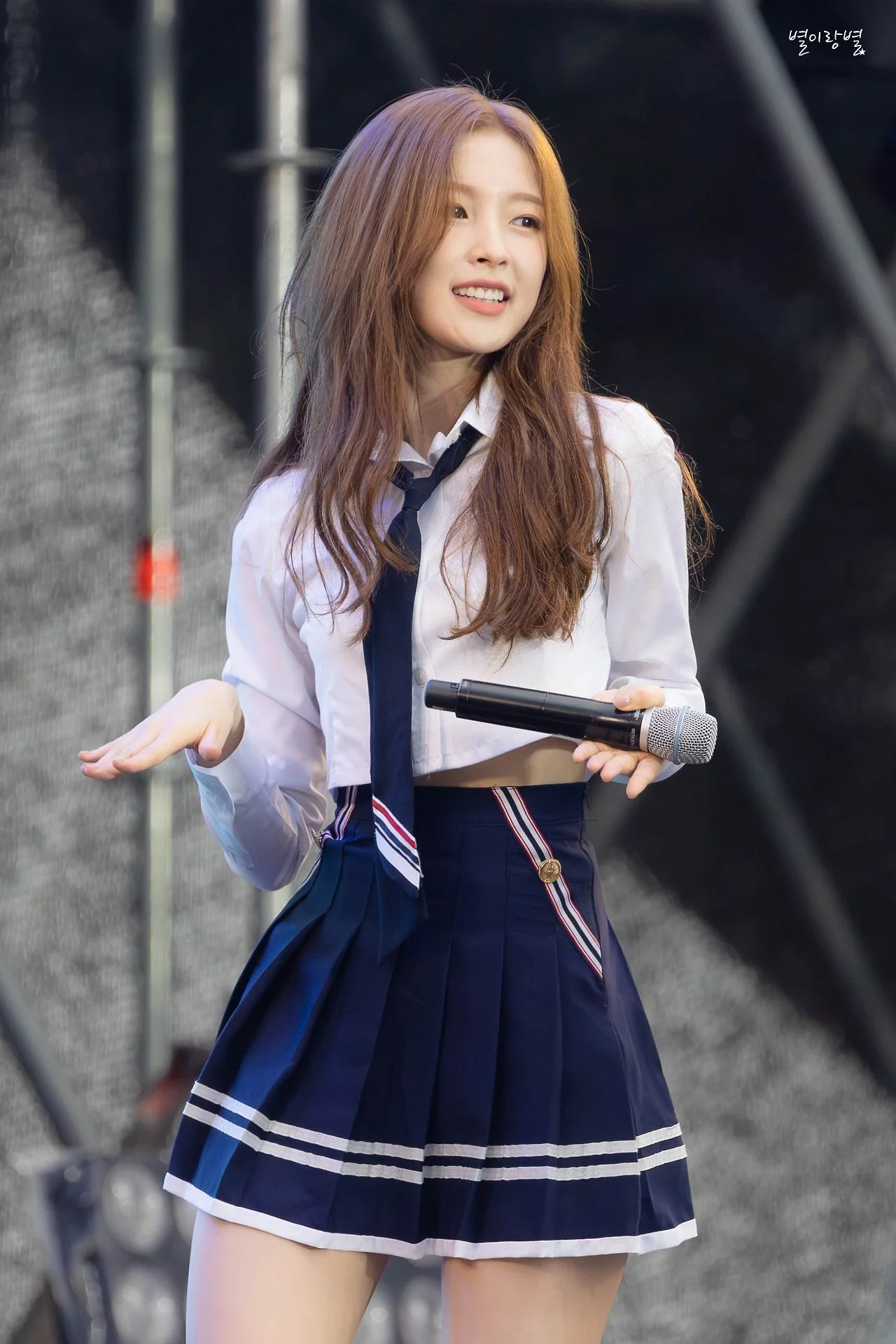 Arin picture 3 of 4