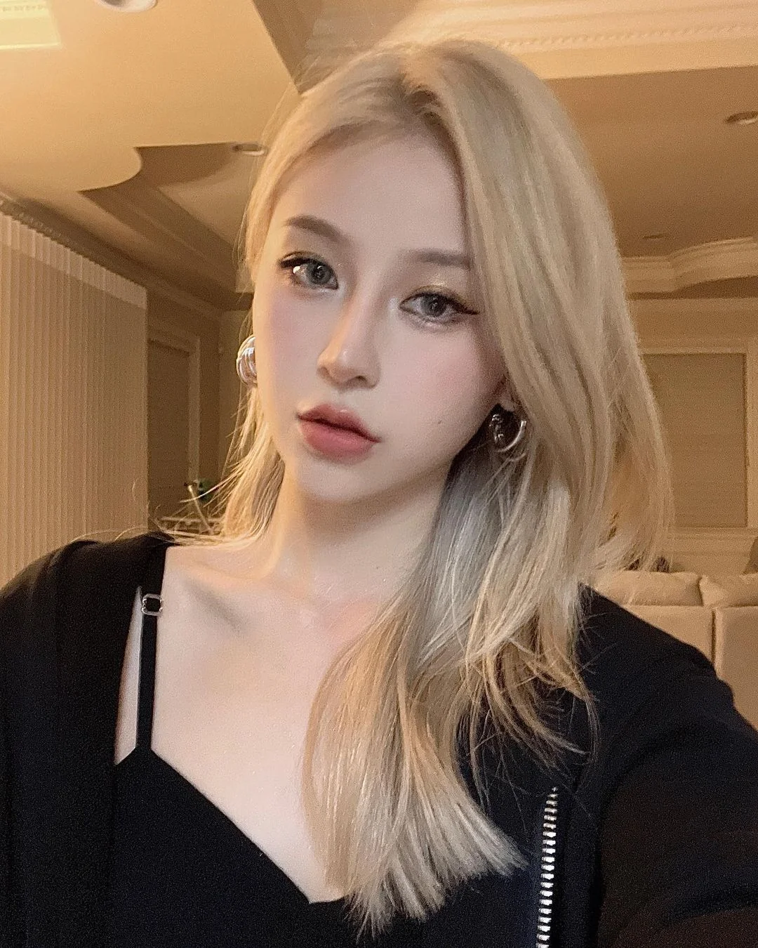 Asian blonde picture 1 of 2