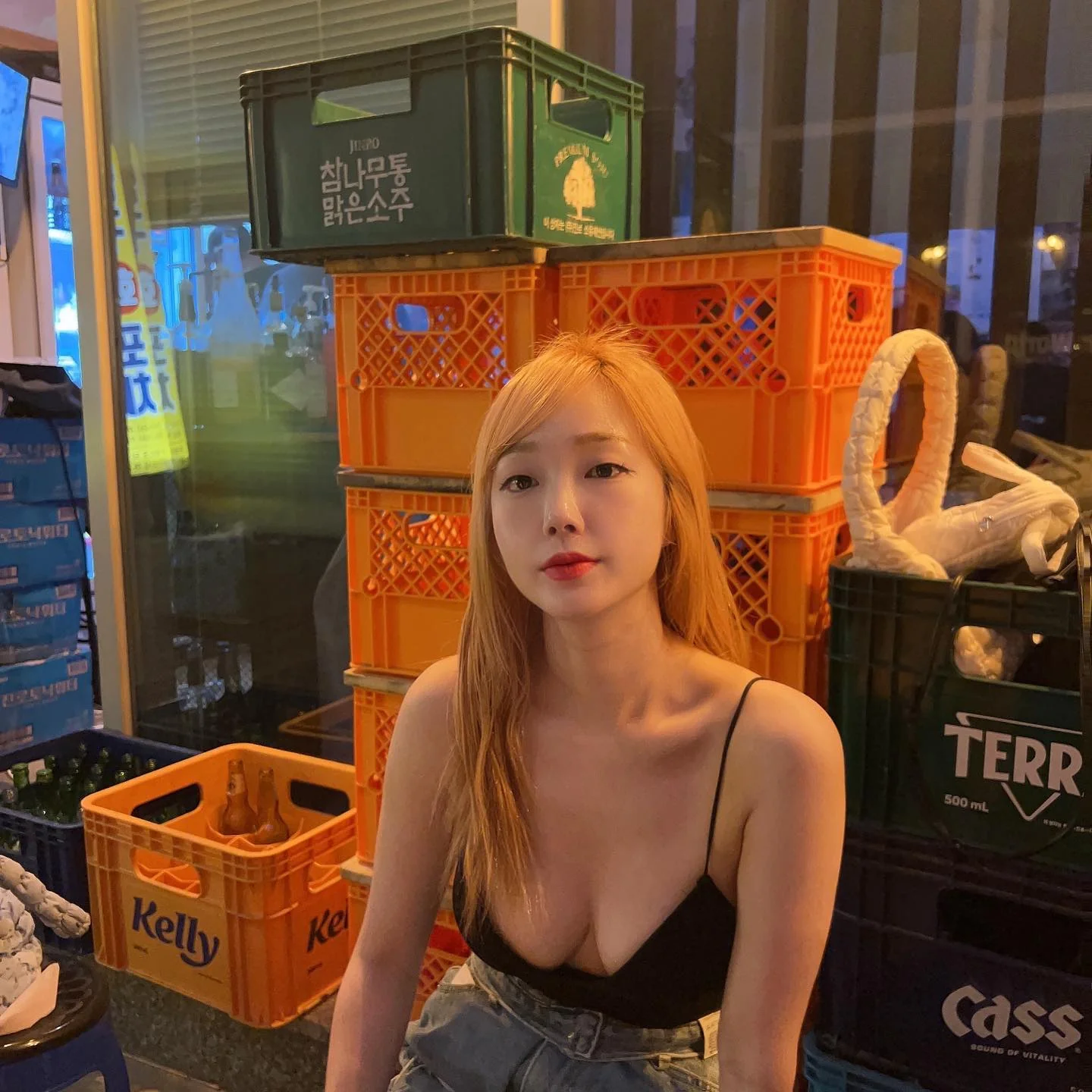 Asian blonde picture 4 of 6