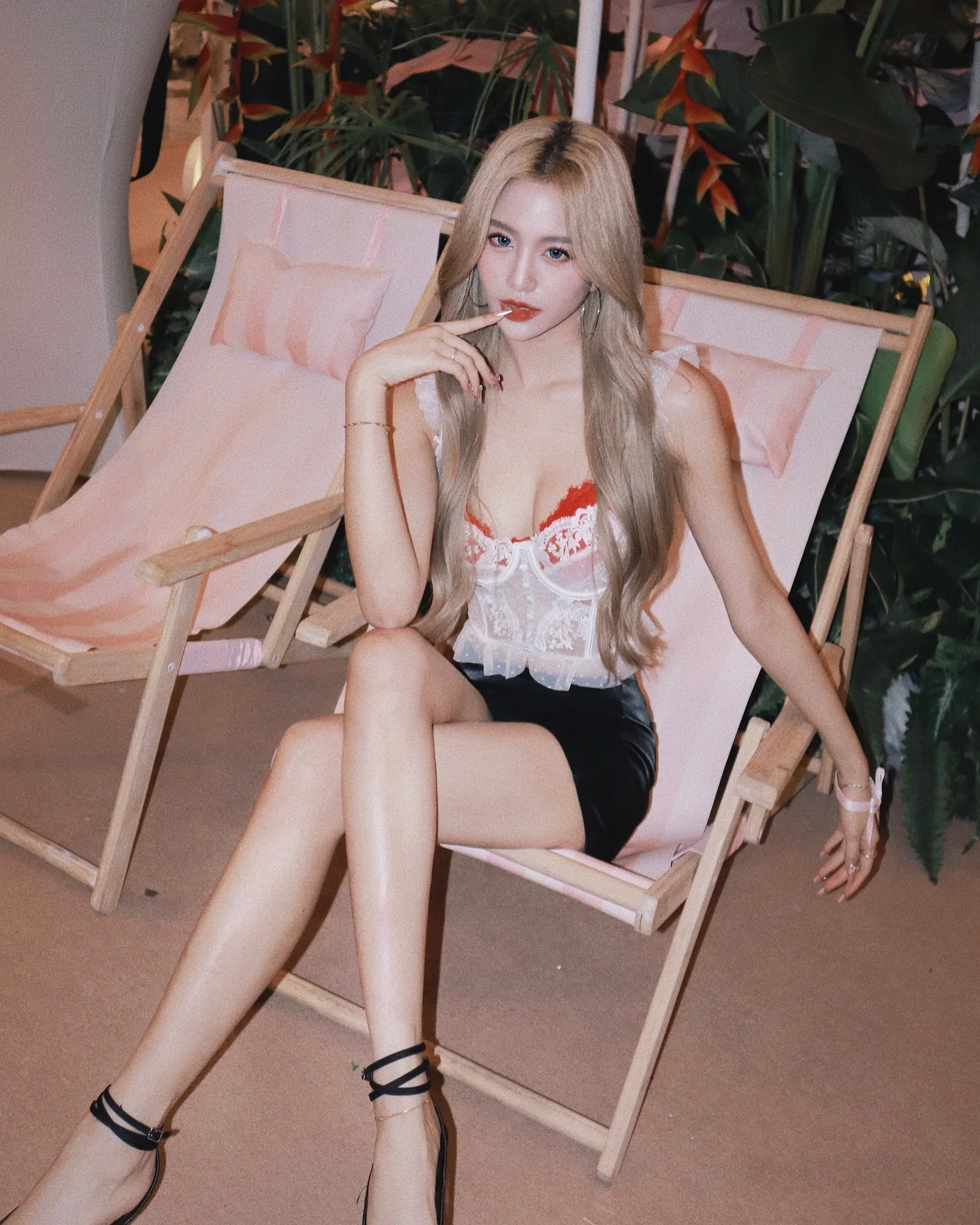 Asian blonde picture 3 of 6