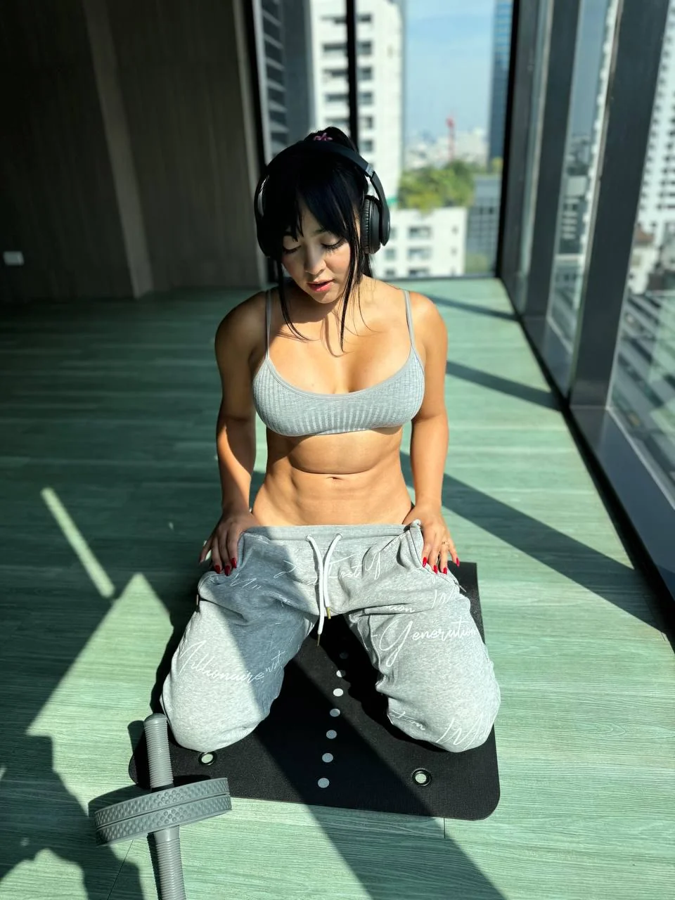 Jade Miura picture 1 of 1