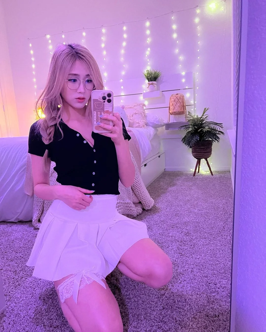 Asian blonde picture 1 of 7