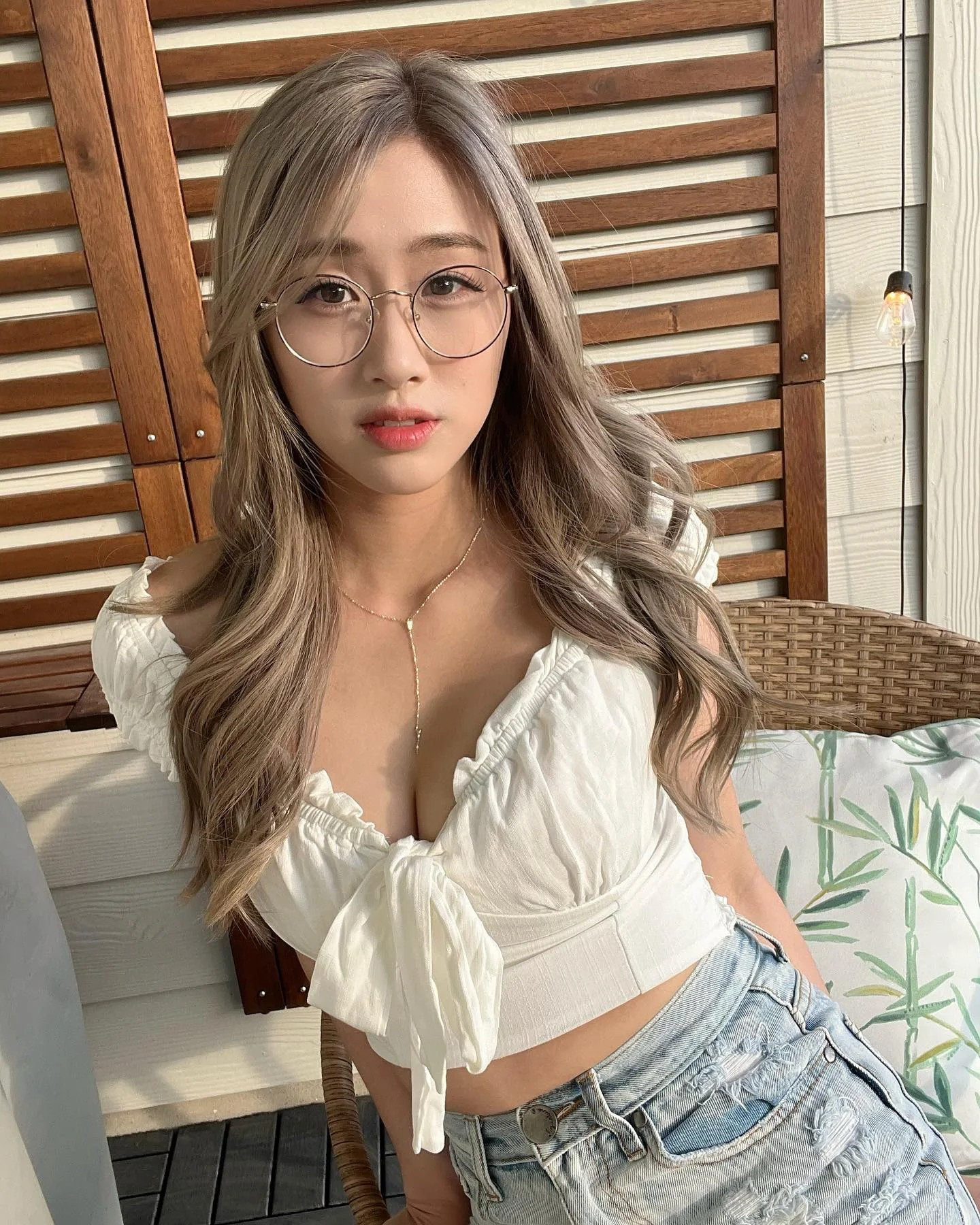 Asian blonde picture 7 of 7