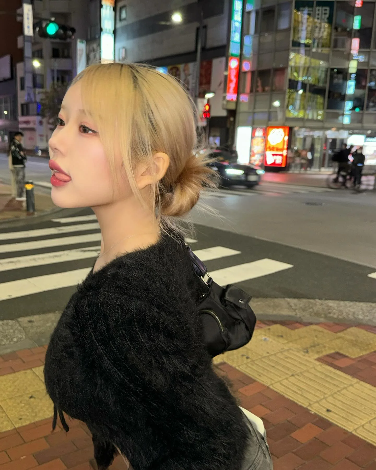 Cute blonde picture 3 of 13