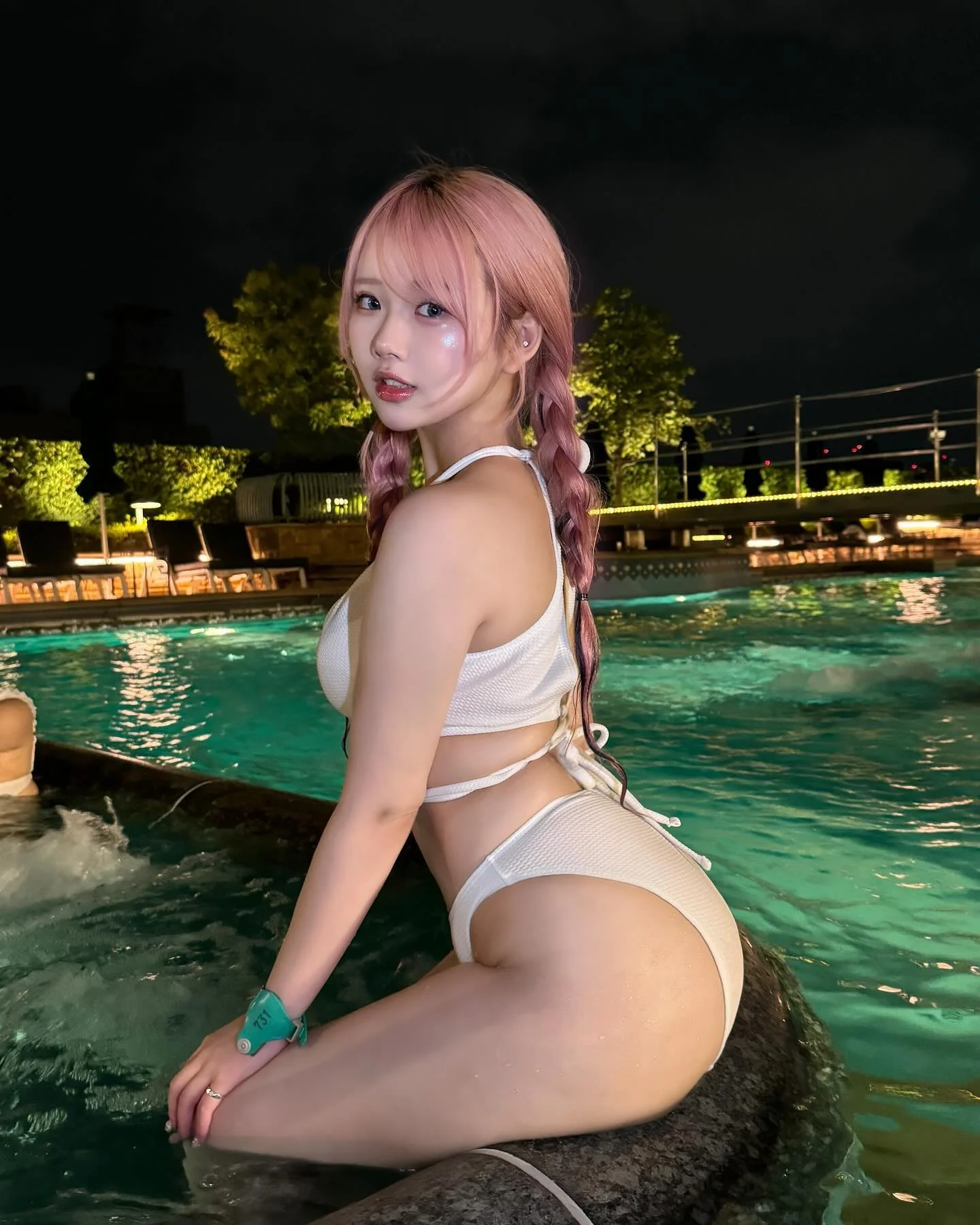 Cute blonde picture 9 of 13
