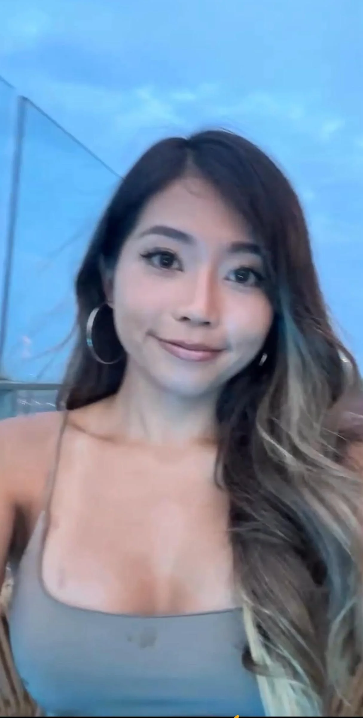 Are the boobs of Influencer „Ann_Pow“ fake or real? picture 3 of 5