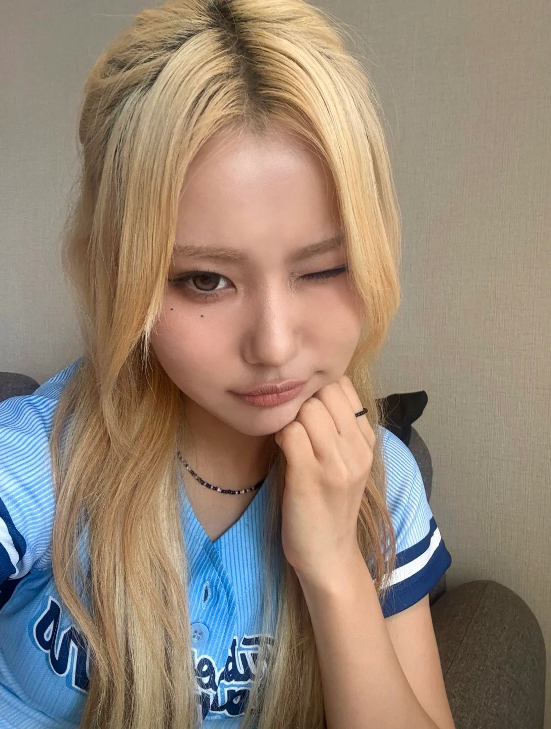 YOUNG POSSE Jieun picture 1 of 2