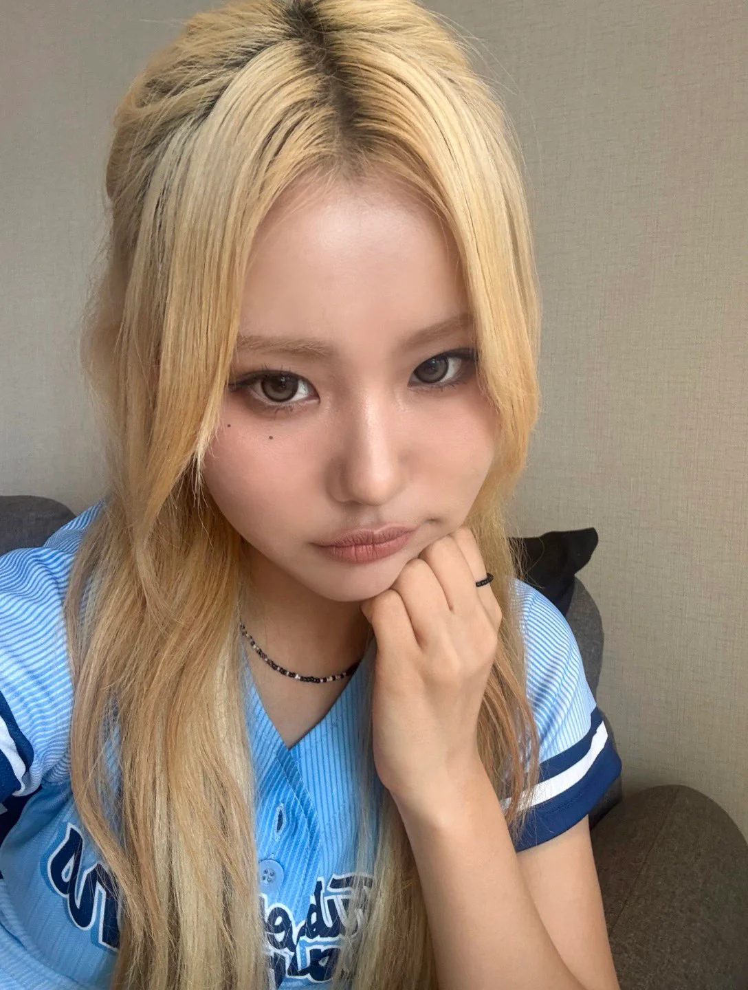 YOUNG POSSE Jieun picture 2 of 2