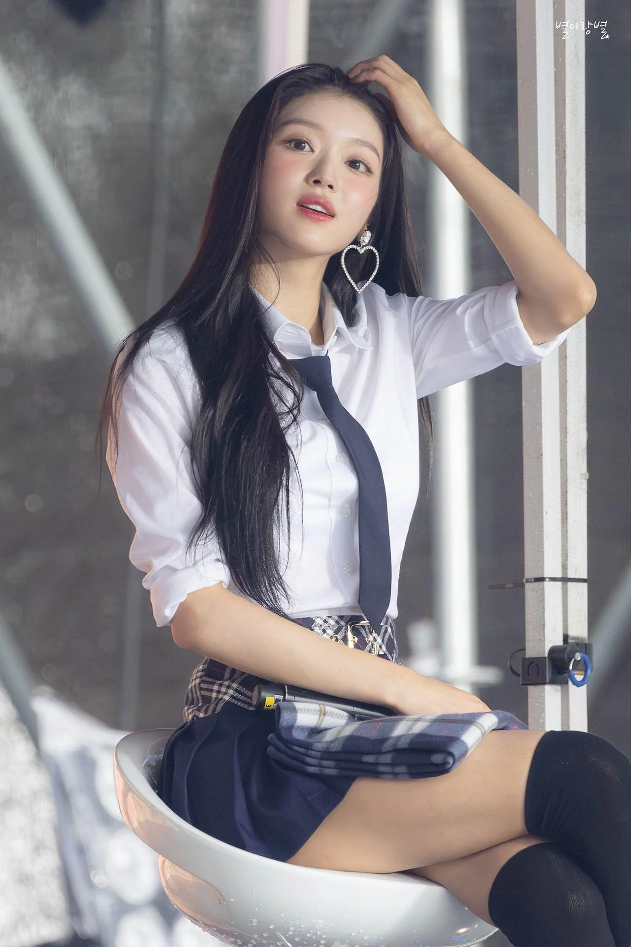 YooA picture 1 of 1