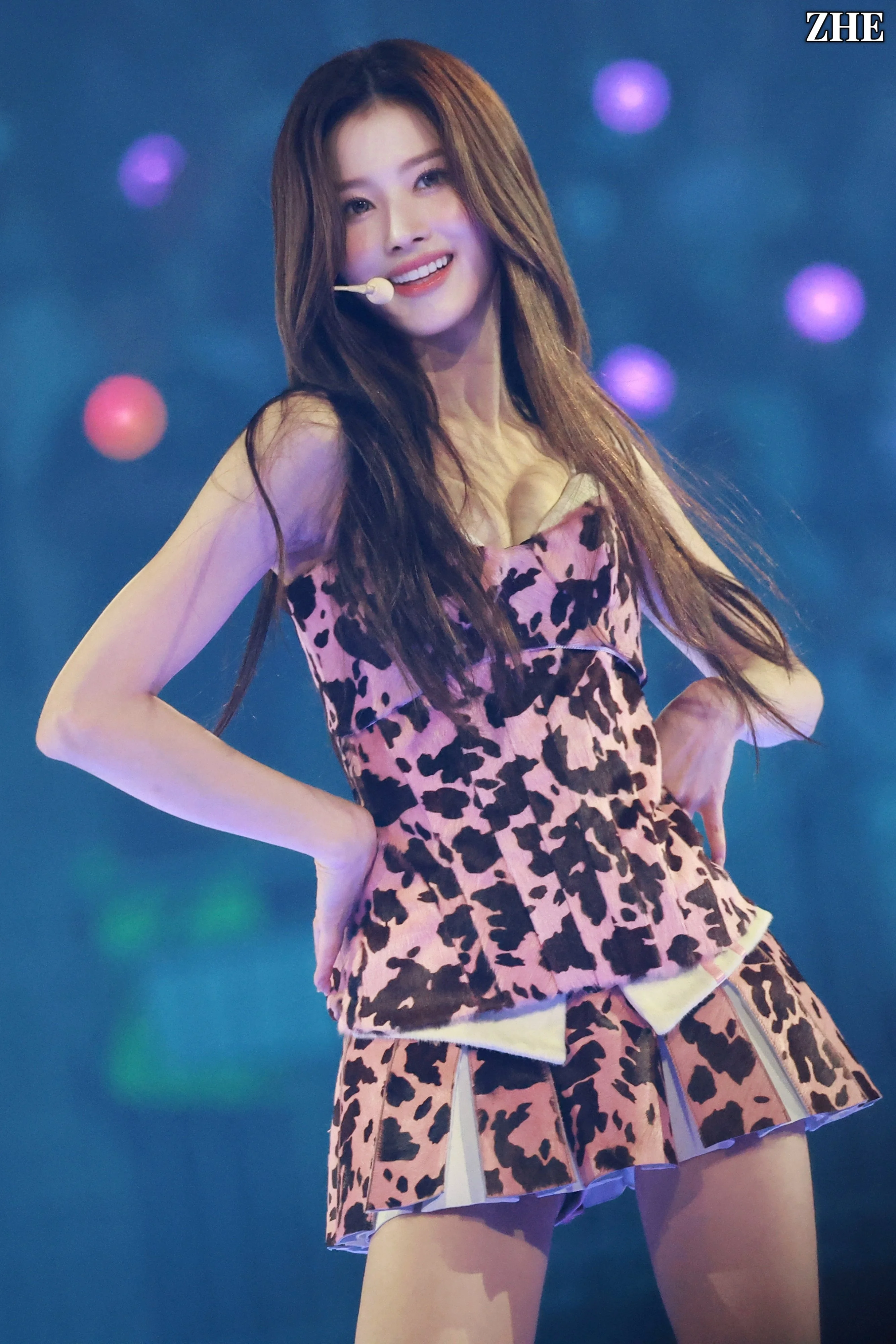 TWICE Sana picture 1 of 2