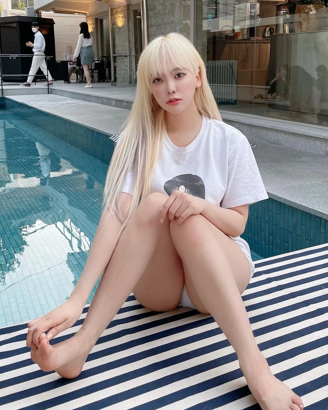Asian blonde picture 2 of 3