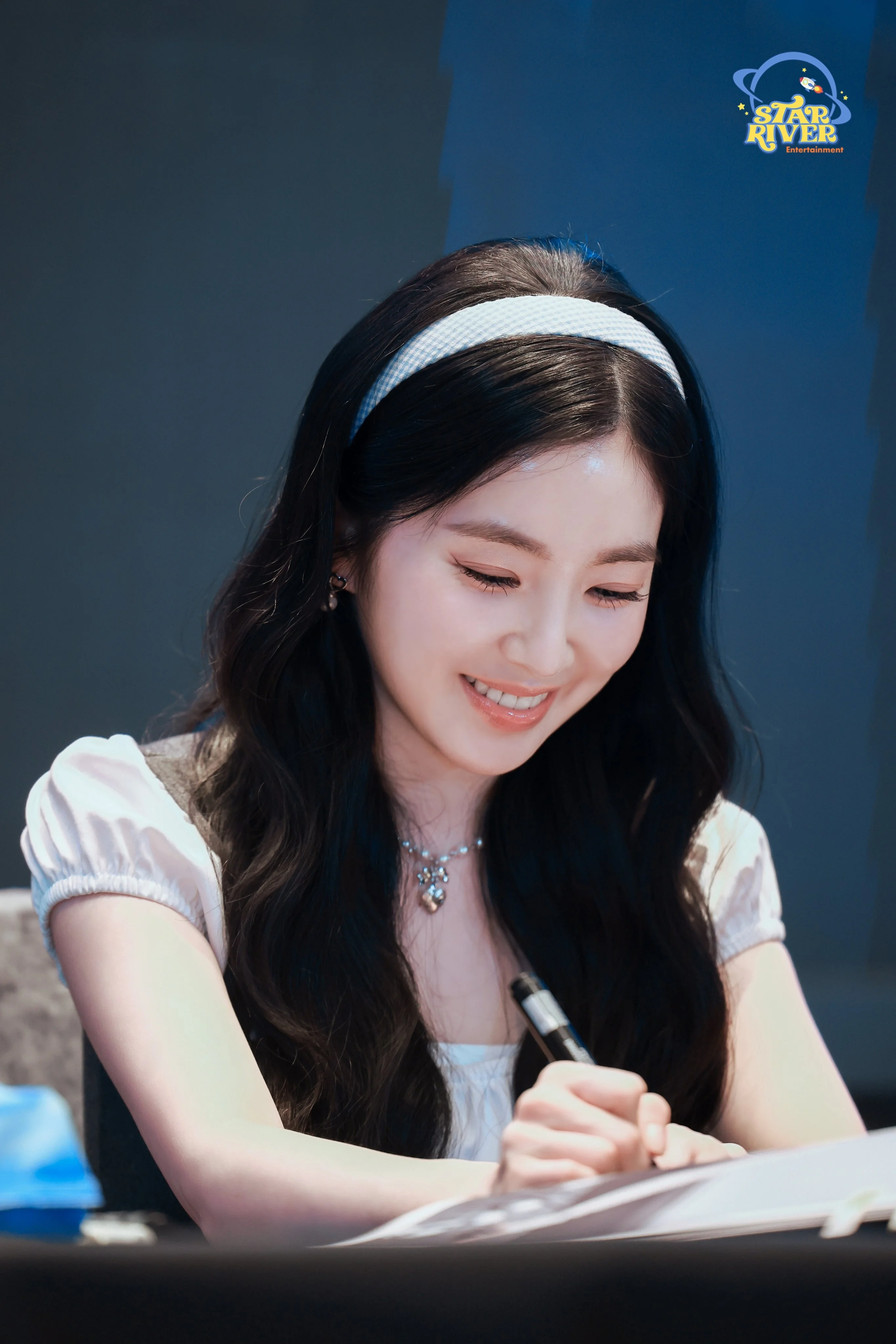 Red Velvet - Irene picture 1 of 3