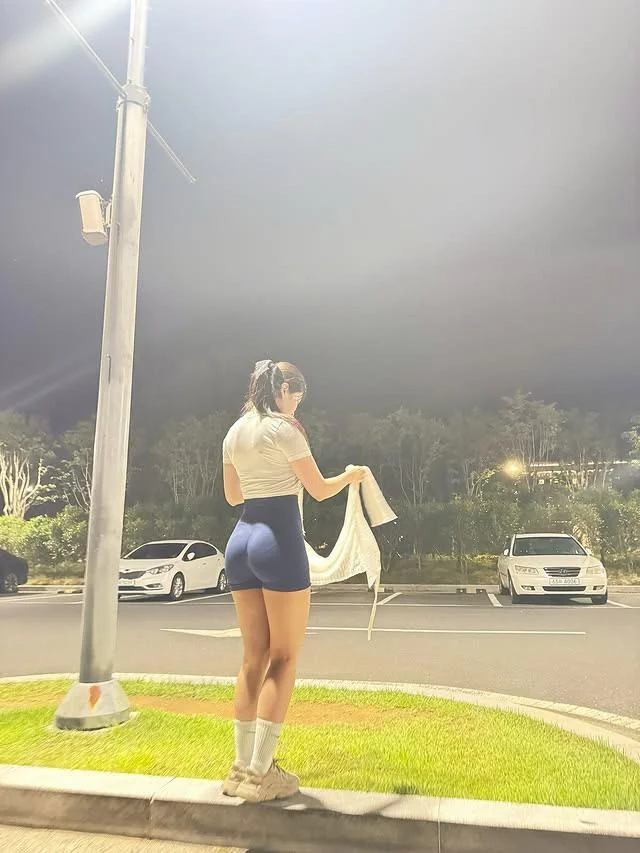 Favorite Korean IG model picture 4 of 5