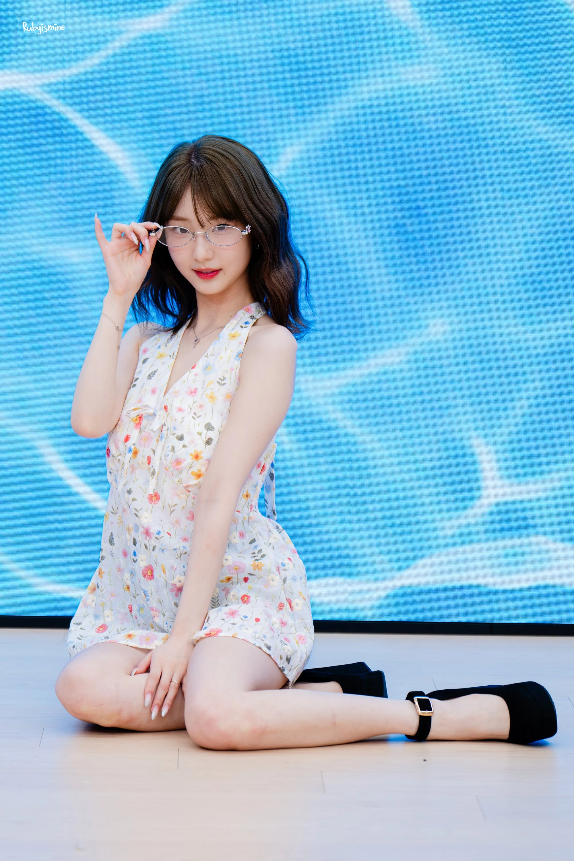 Yeojin picture 2 of 3