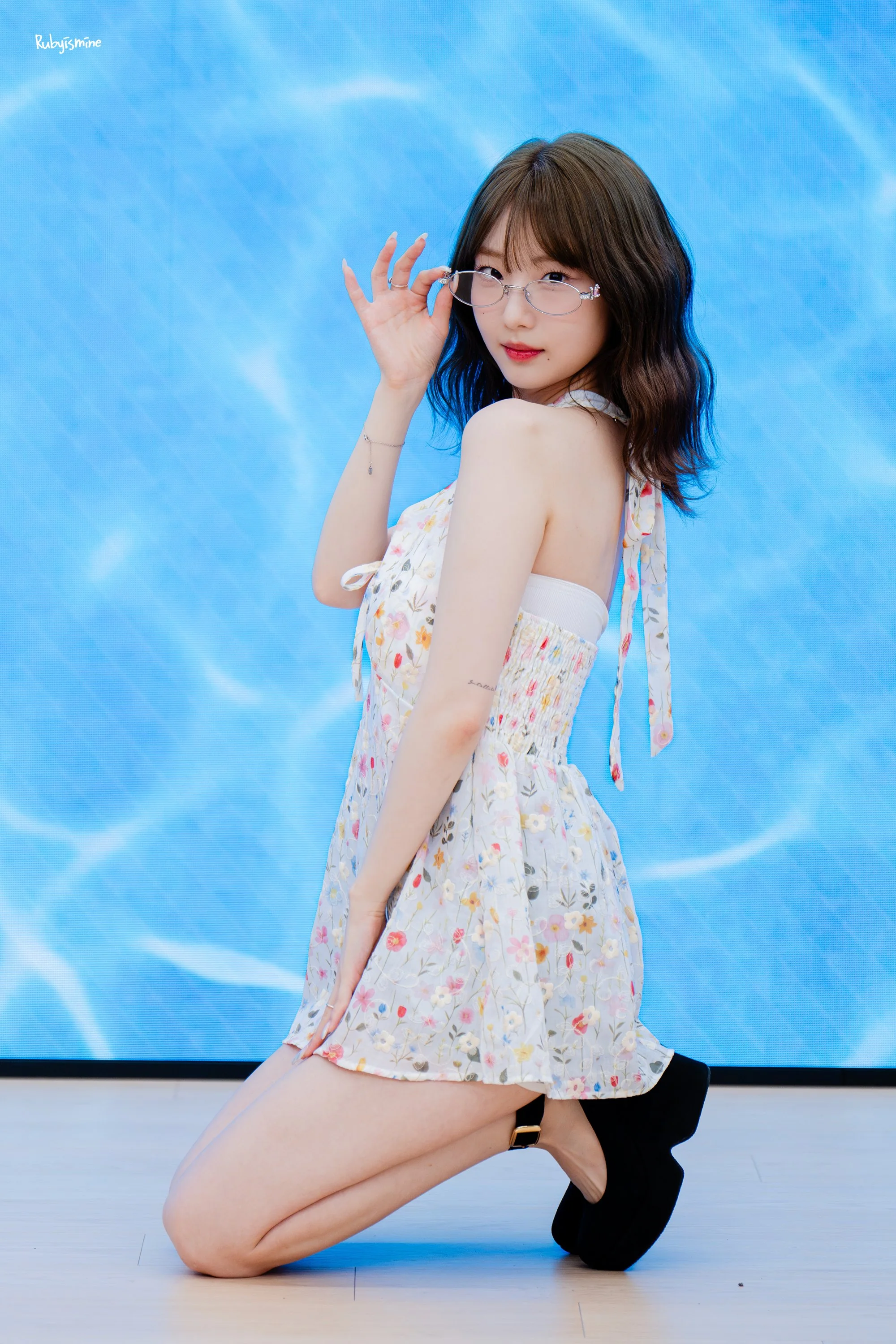 Yeojin picture 3 of 3