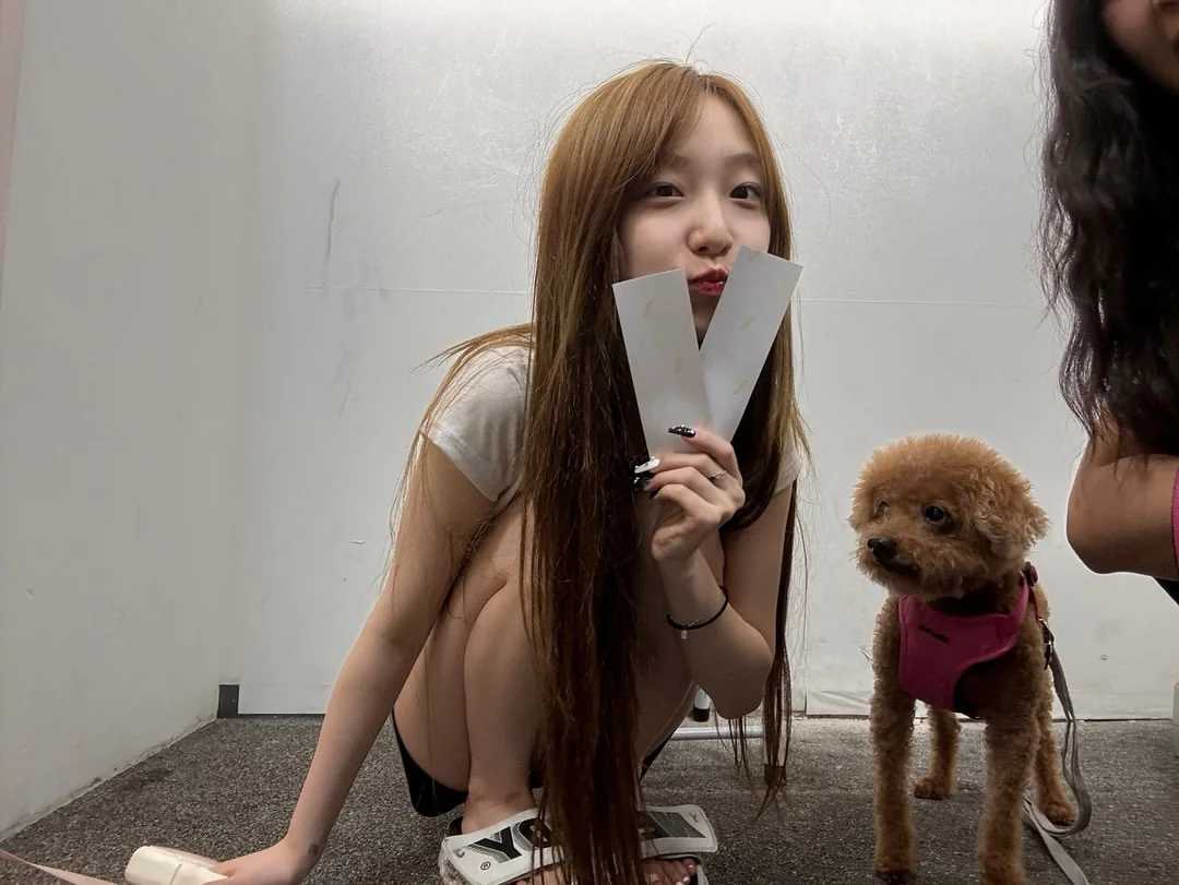 Yeojin picture 1 of 3