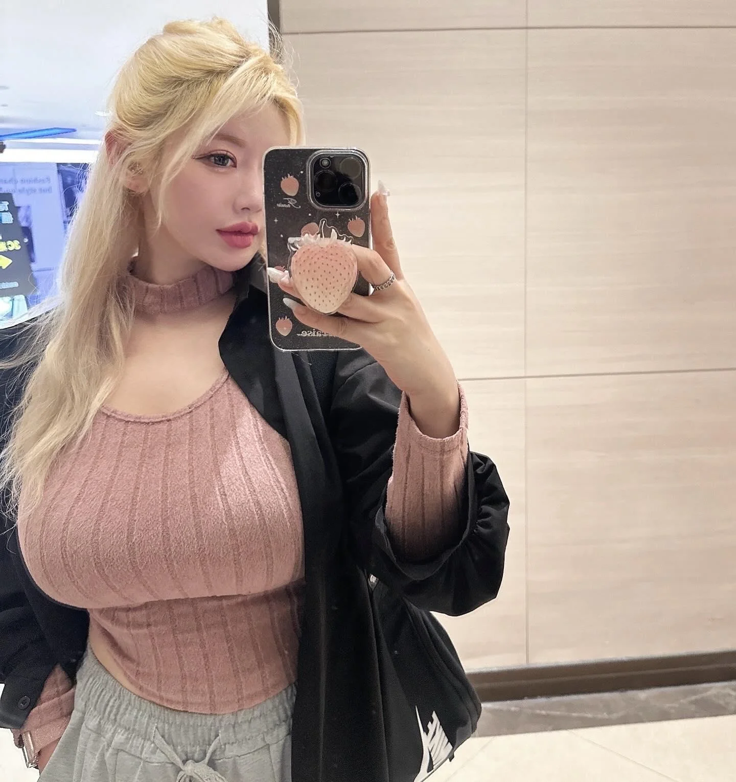 Asian blonde picture 1 of 1
