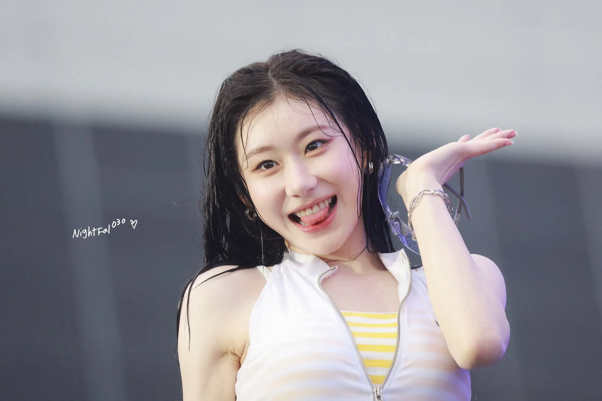 Itzy chaeryeong picture 1 of 1
