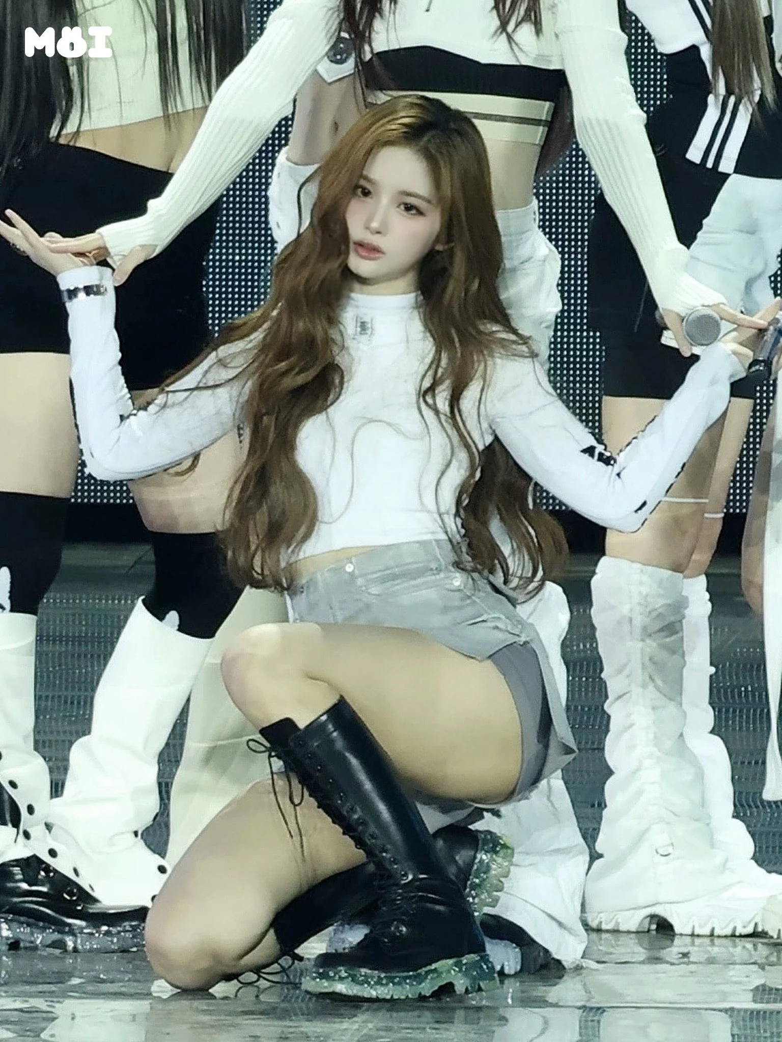 NMIXX Sullyoon picture 1 of 2