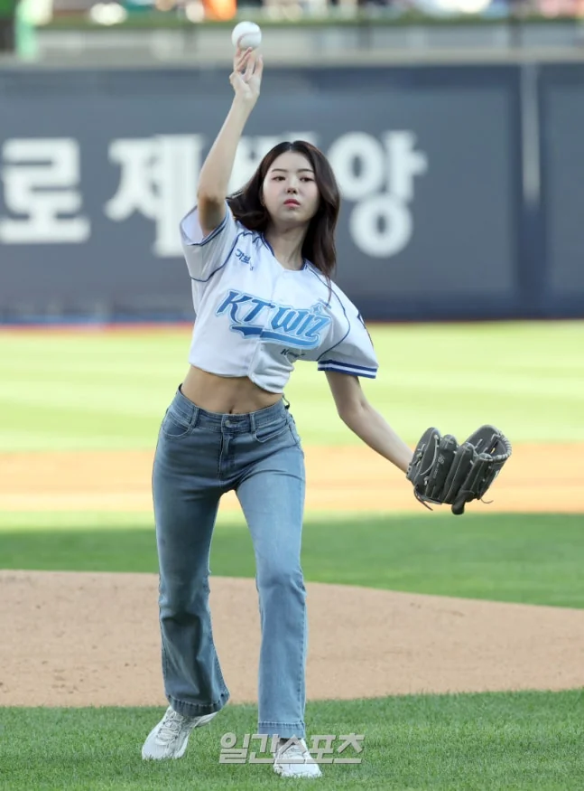Nayoung picture 4 of 9