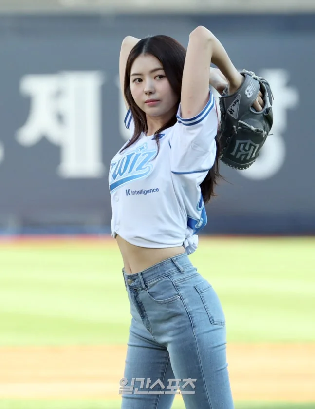 Nayoung picture 6 of 9
