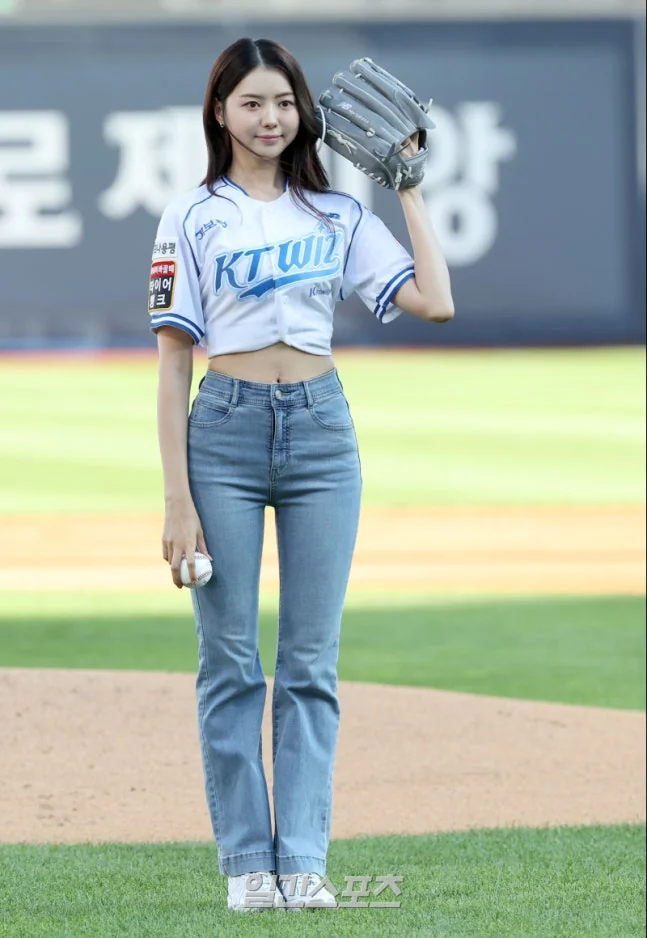Nayoung picture 9 of 9
