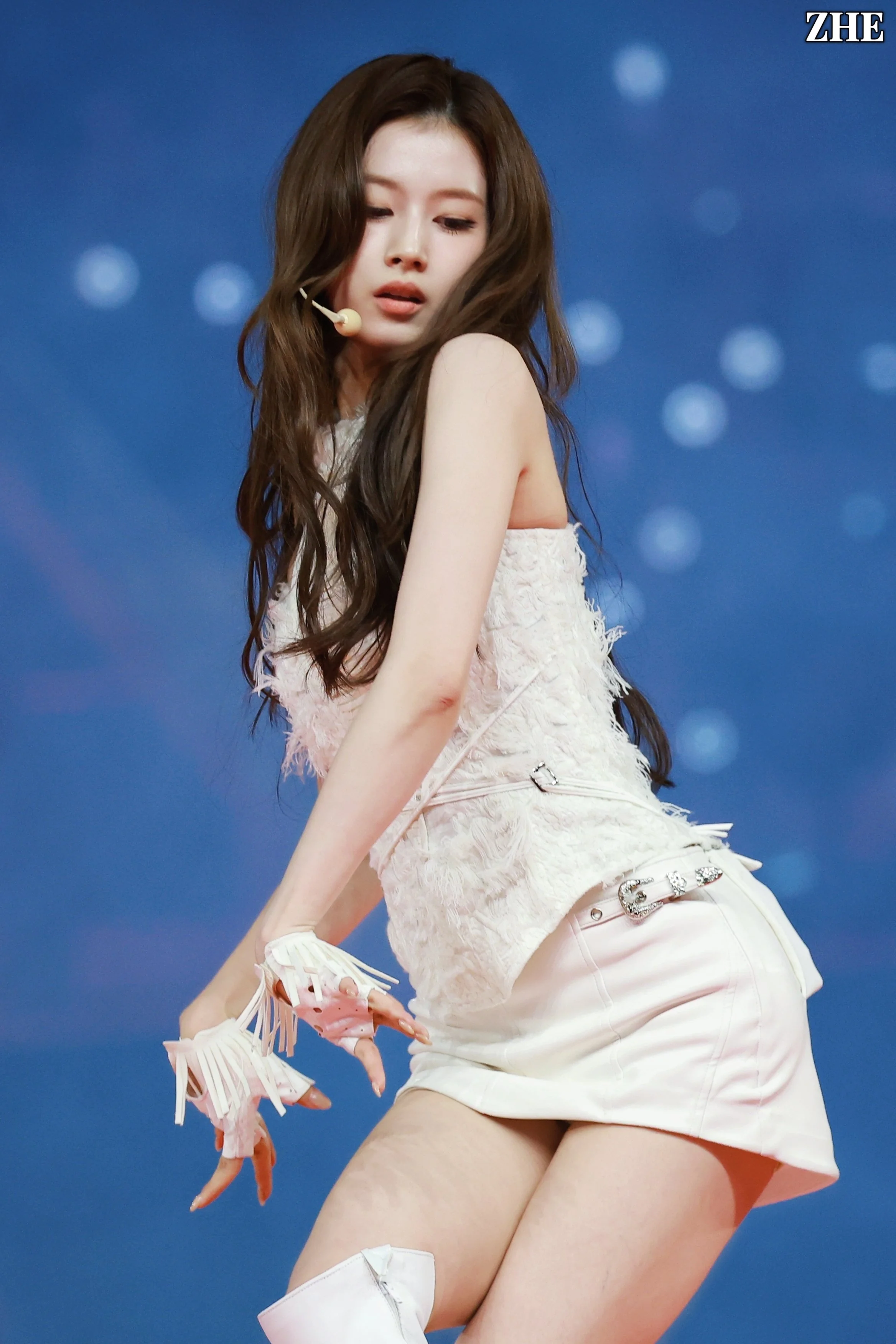 TWICE Sana picture 2 of 3