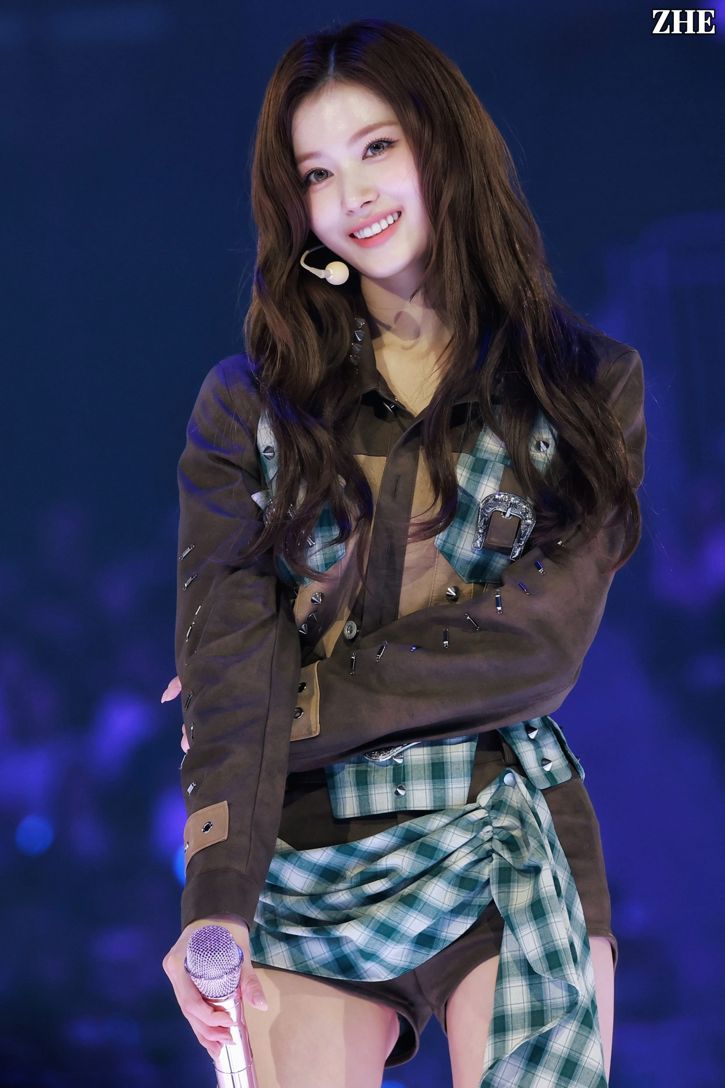 TWICE Sana picture 3 of 3