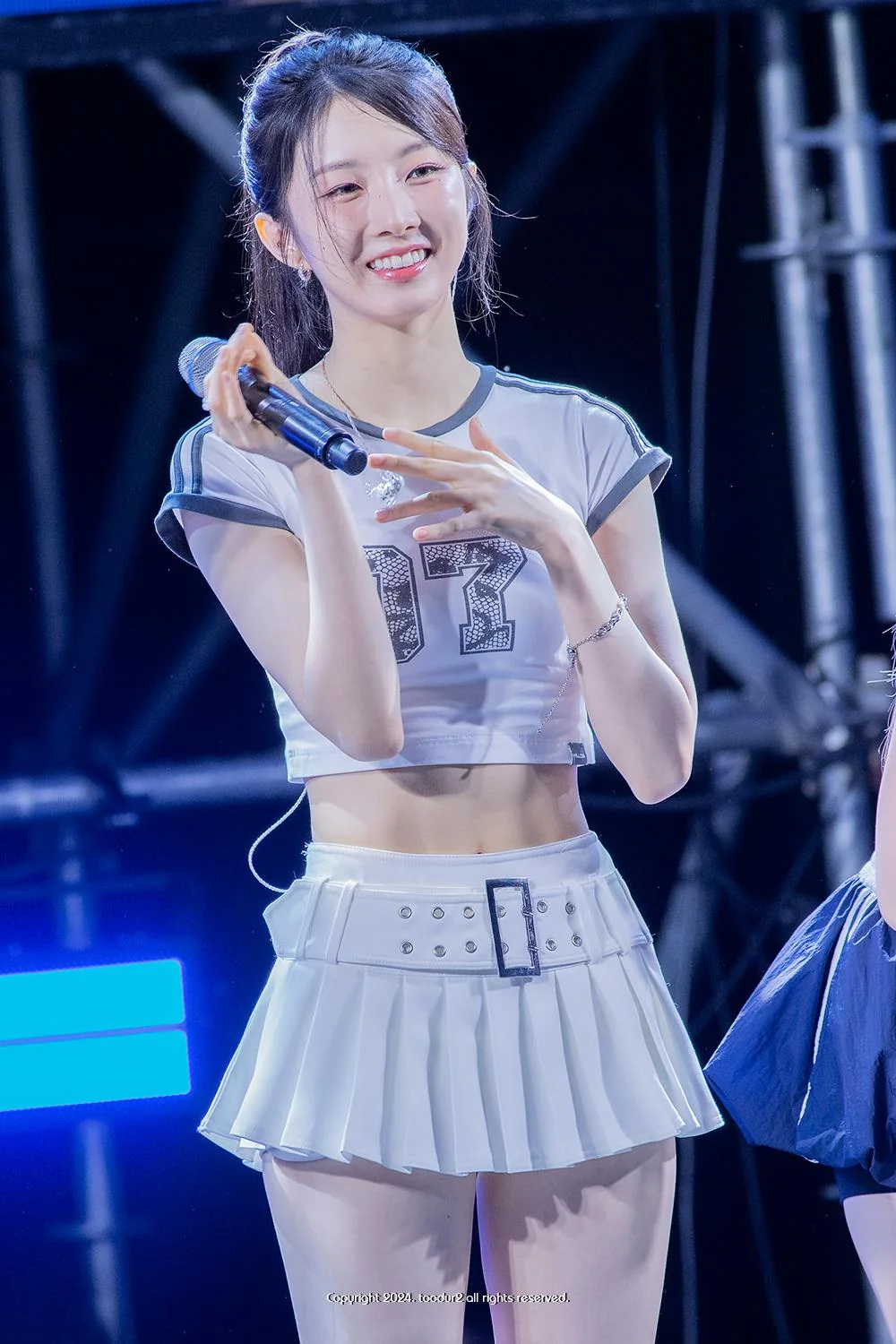 LIGHTSUM Juhyeon picture 2 of 4