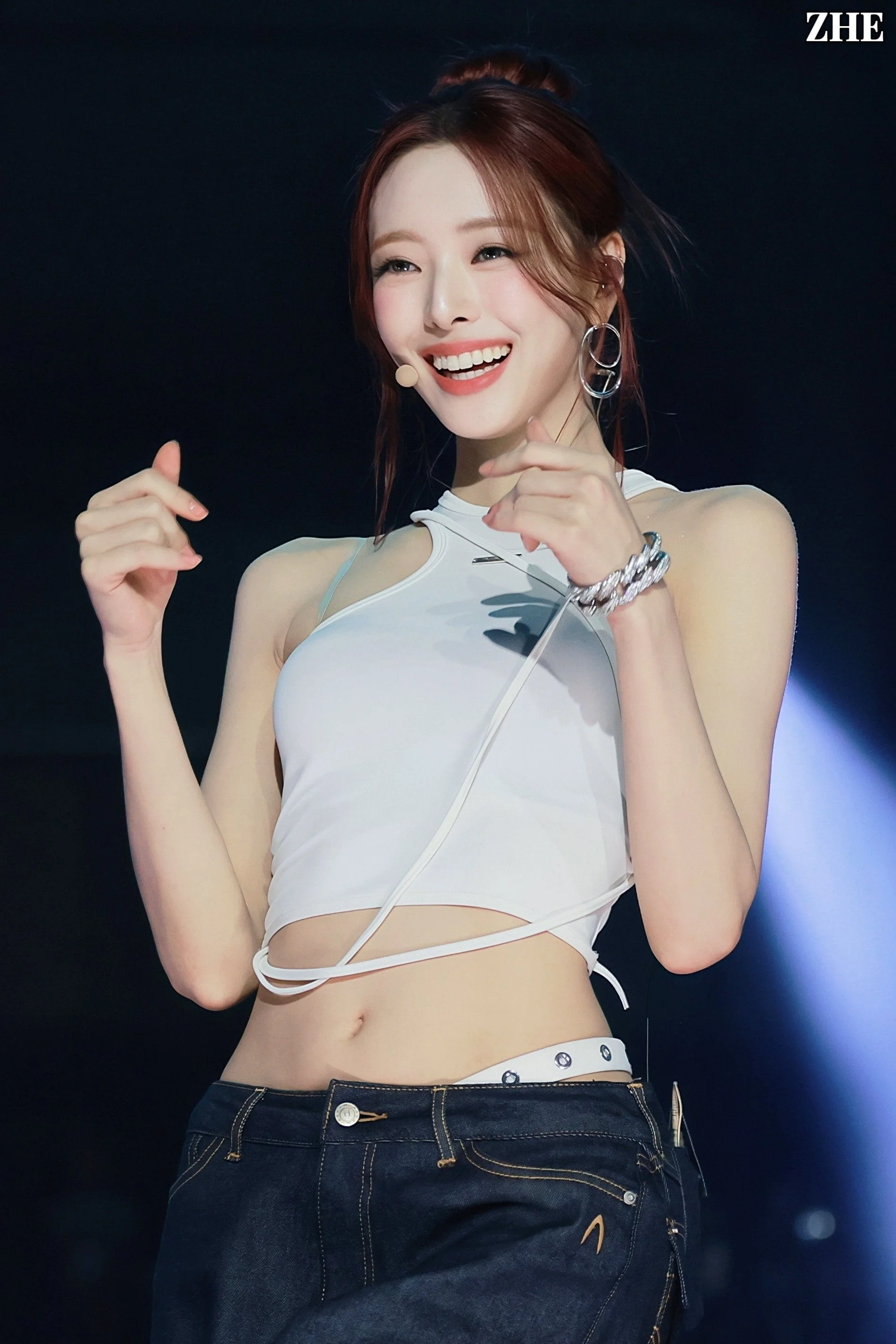 Itzy Yuna picture 2 of 2