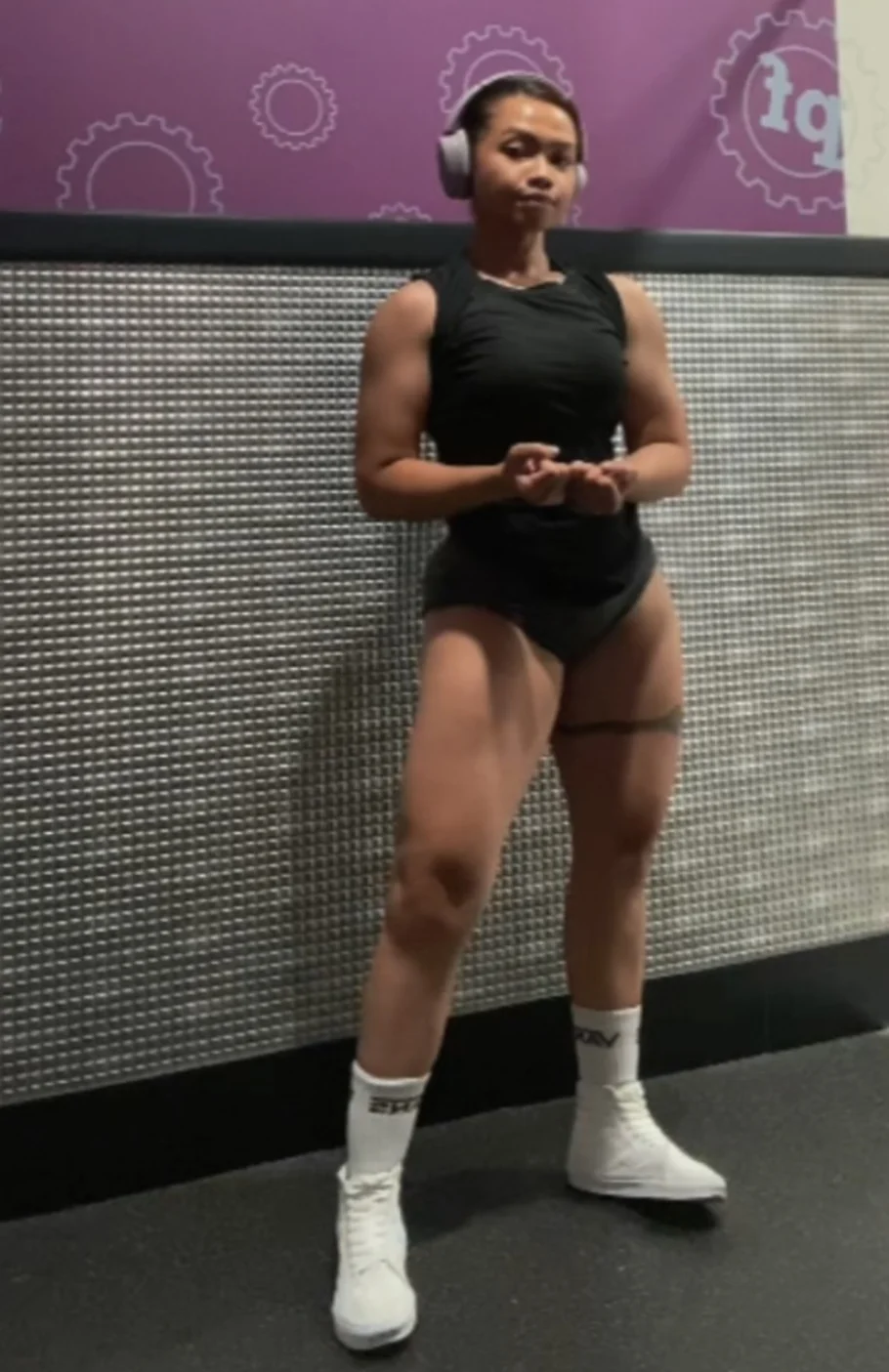 Yanah muscular follow her instagram @yanah1992 picture 2 of 2