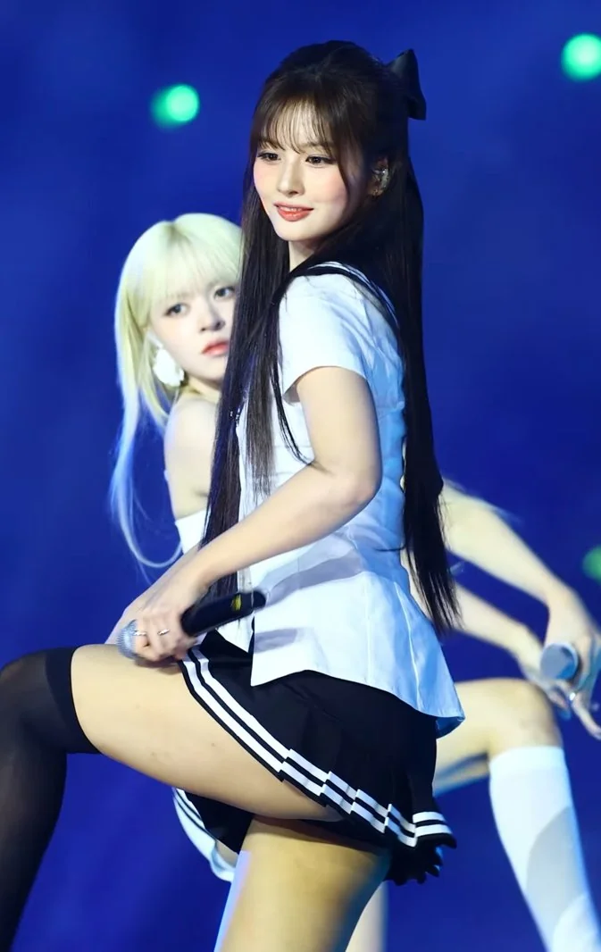 NMIXX Sullyoon picture 2 of 2