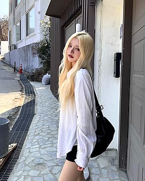 Asian blonde'