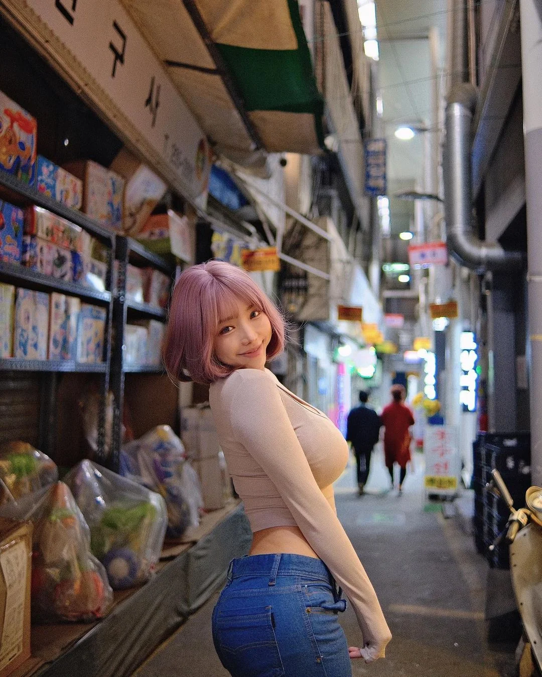 Asian blonde picture 4 of 5