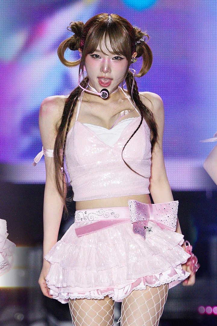 Yena picture 1 of 3