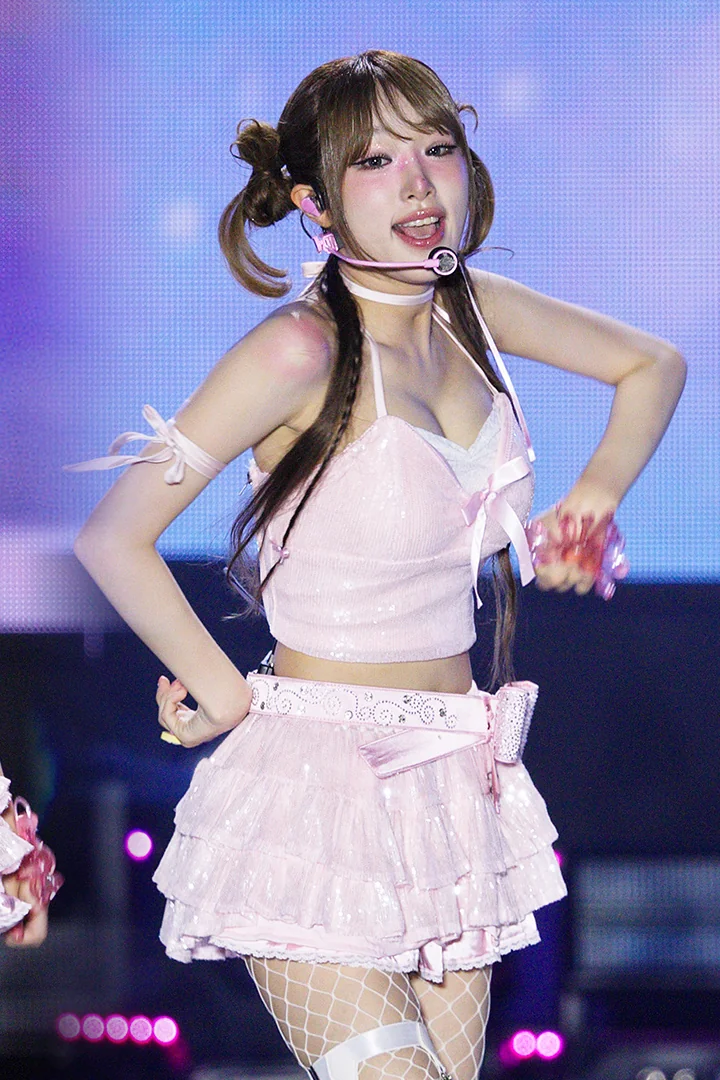 Yena picture 2 of 3