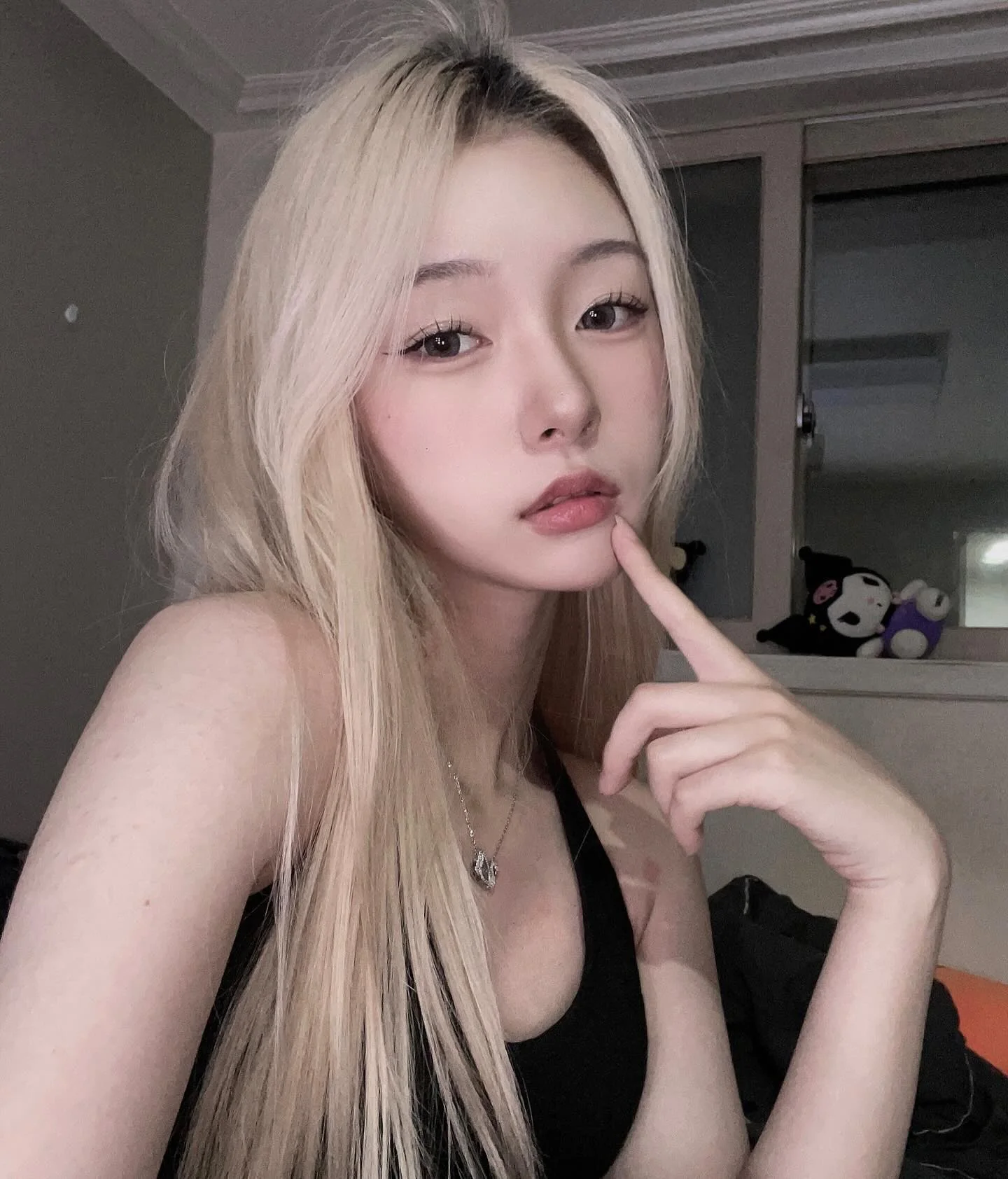Asian blonde picture 2 of 2