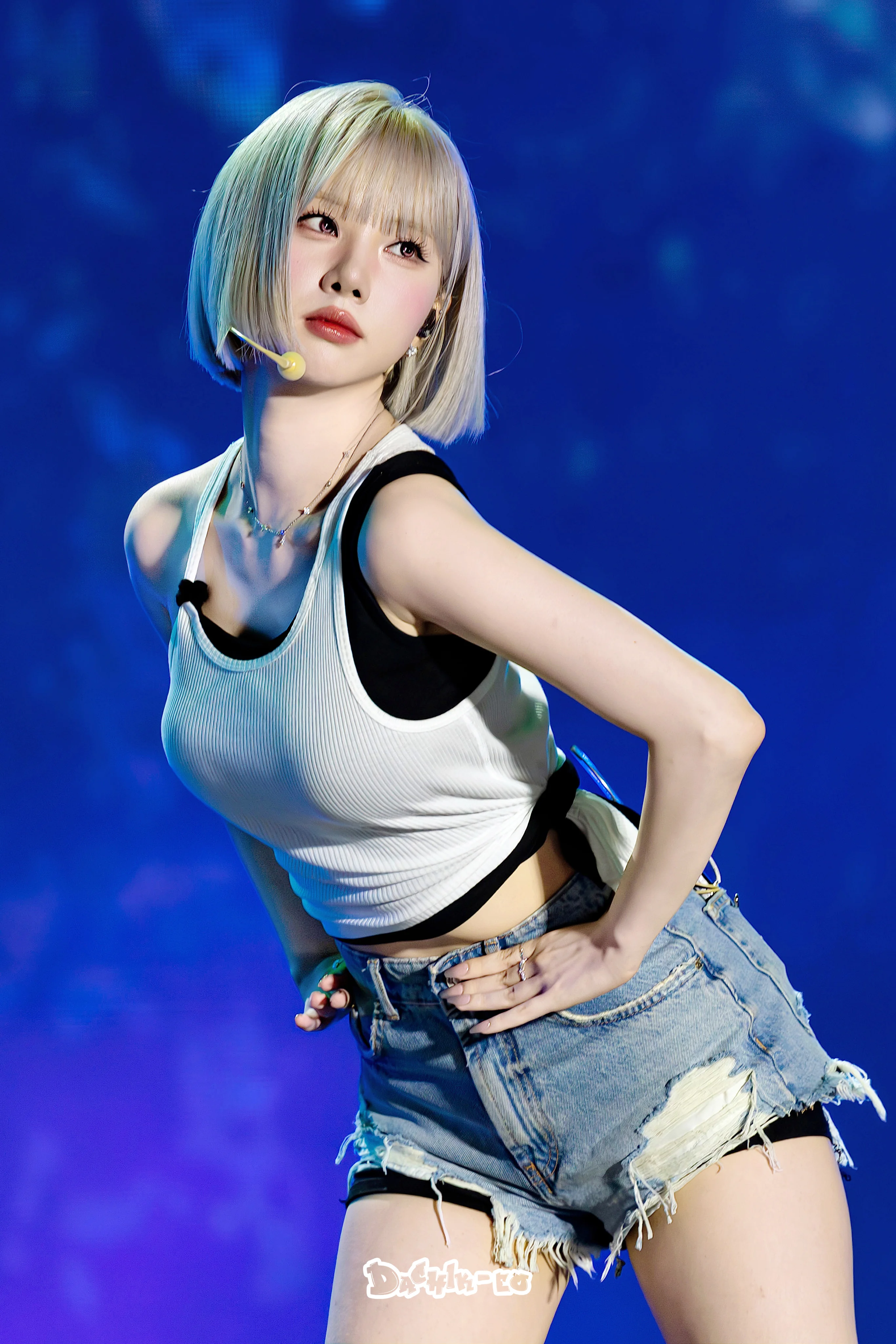 VIVIZ Eunha picture 2 of 3