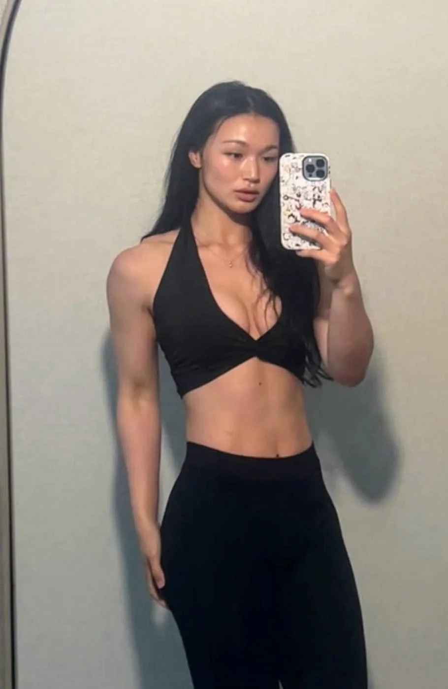 Eva Lu picture 4 of 7