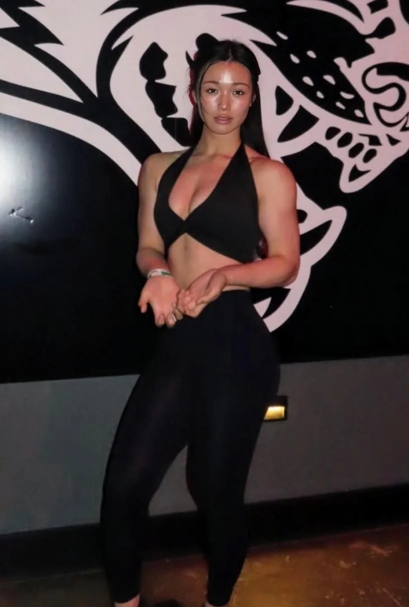 Eva Lu picture 6 of 7